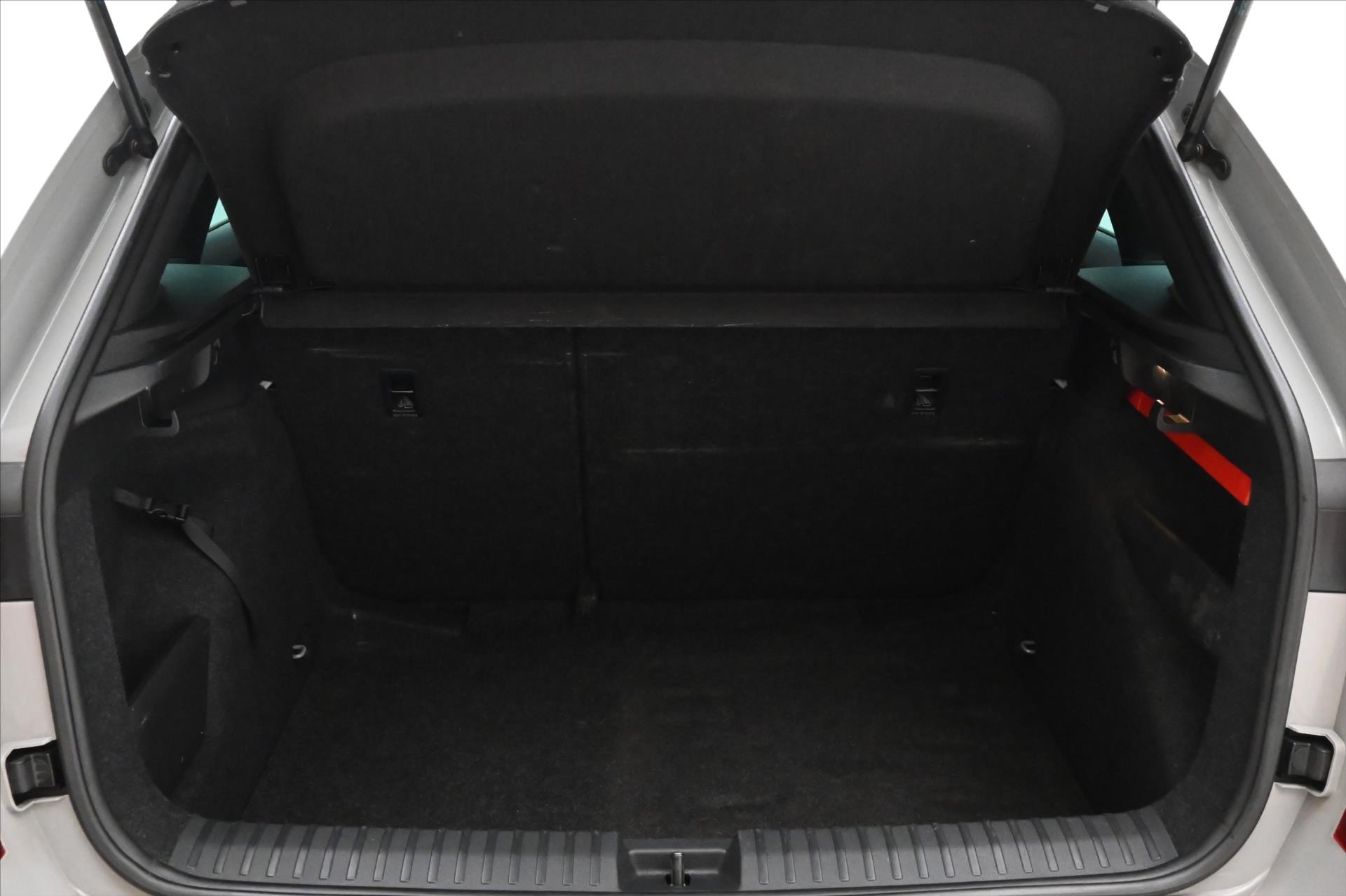 Hlavní fotografie vozu Škoda Kamiq 1,0 TSI 81 kW Sport Business Záruka až 5 let (10)