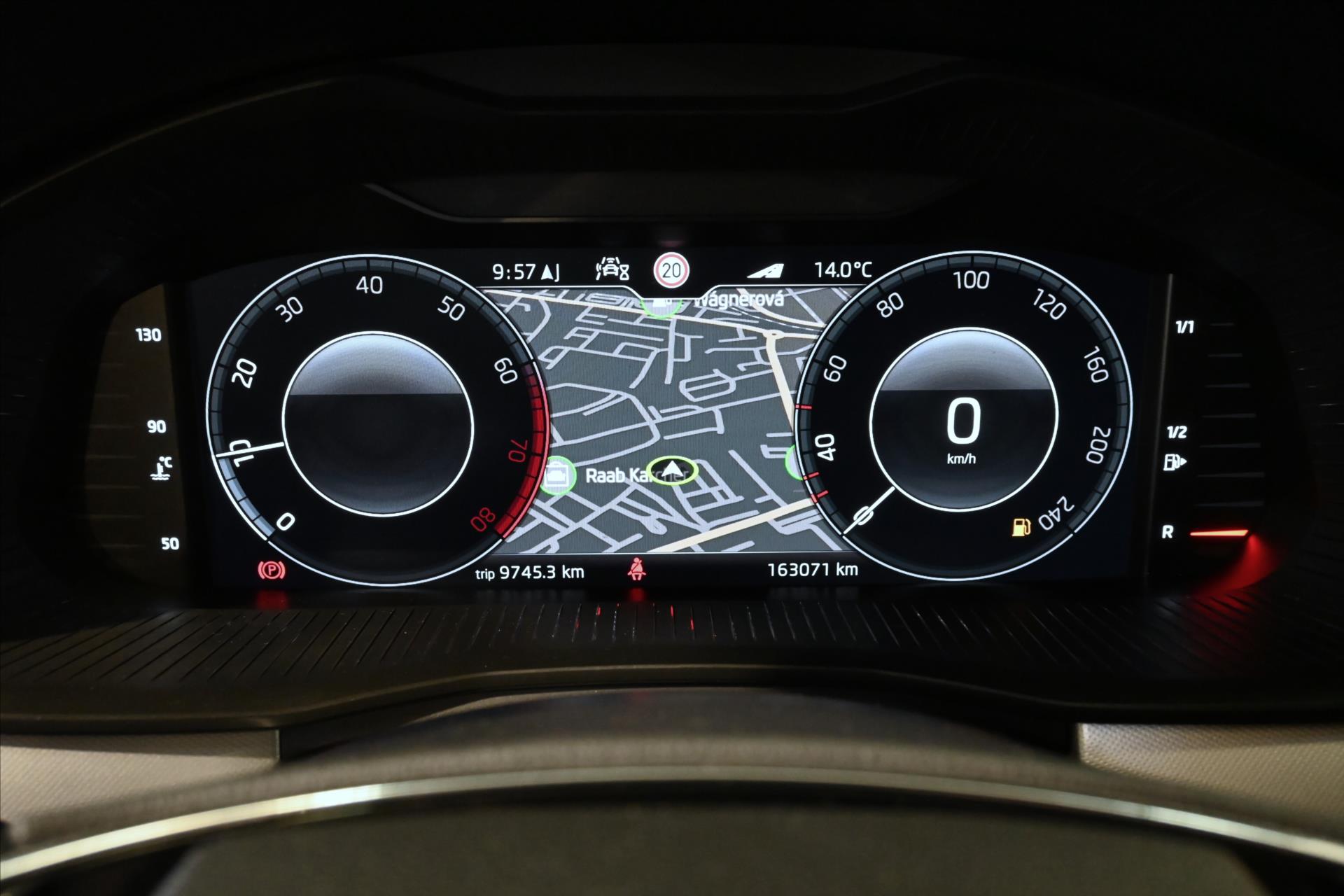 Hlavní fotografie vozu Škoda Kamiq 1,0 TSI 81 kW Sport Business Záruka až 5 let (16)