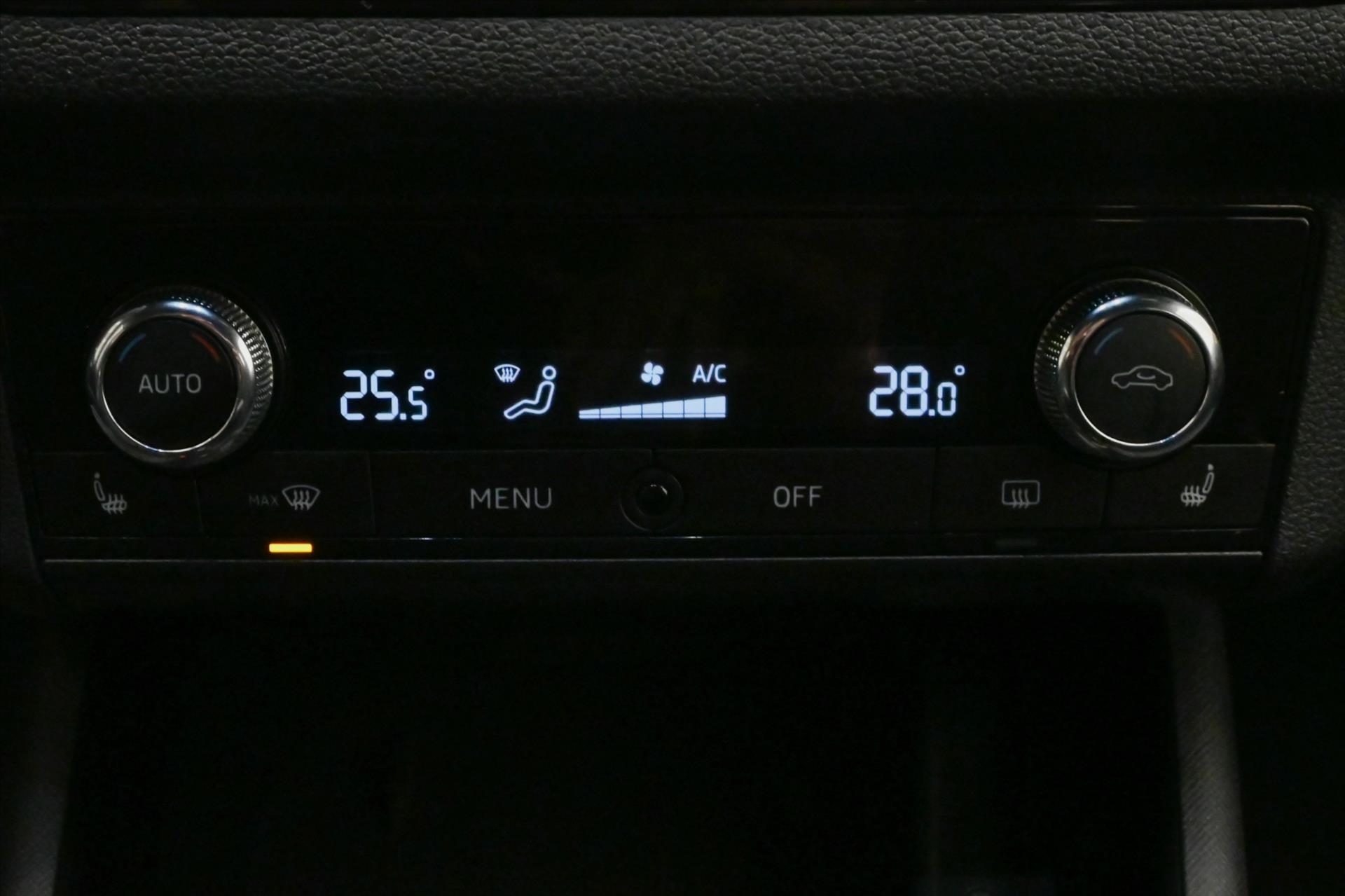 Hlavní fotografie vozu Škoda Kamiq 1,0 TSI 81 kW Sport Business Záruka až 5 let (20)