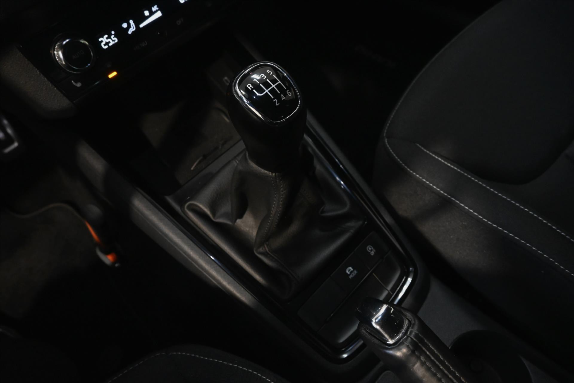 Hlavní fotografie vozu Škoda Kamiq 1,0 TSI 81 kW Sport Business Záruka až 5 let (21)