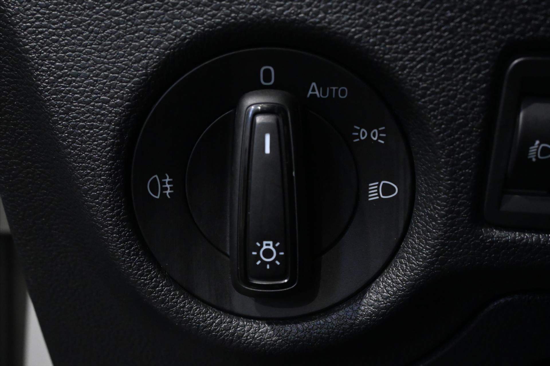 Hlavní fotografie vozu Škoda Kamiq 1,0 TSI 81 kW Sport Business Záruka až 5 let (24)