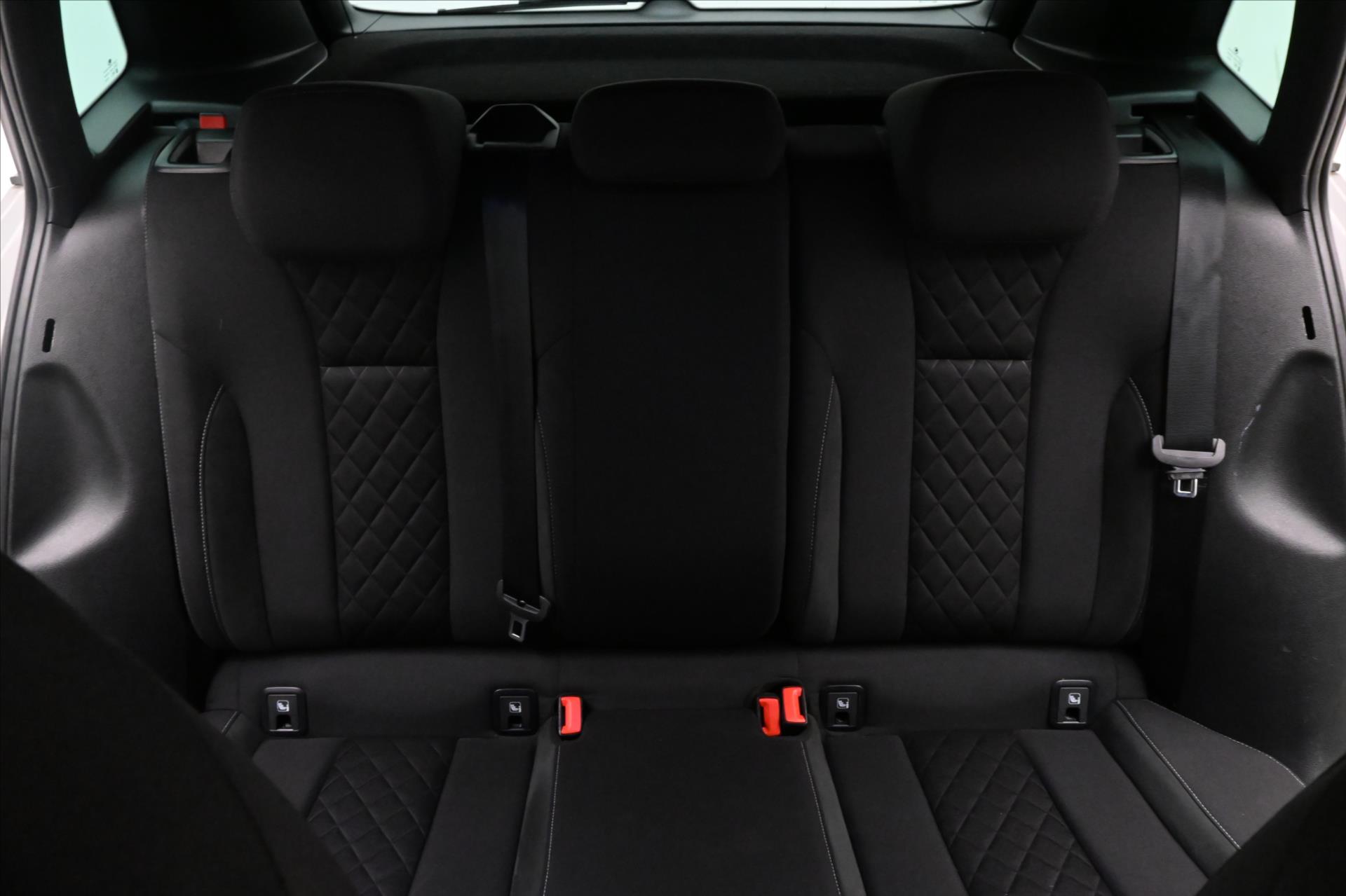 Hlavní fotografie vozu Škoda Kamiq 1,0 TSI 81 kW Sport Business Záruka až 5 let (25)