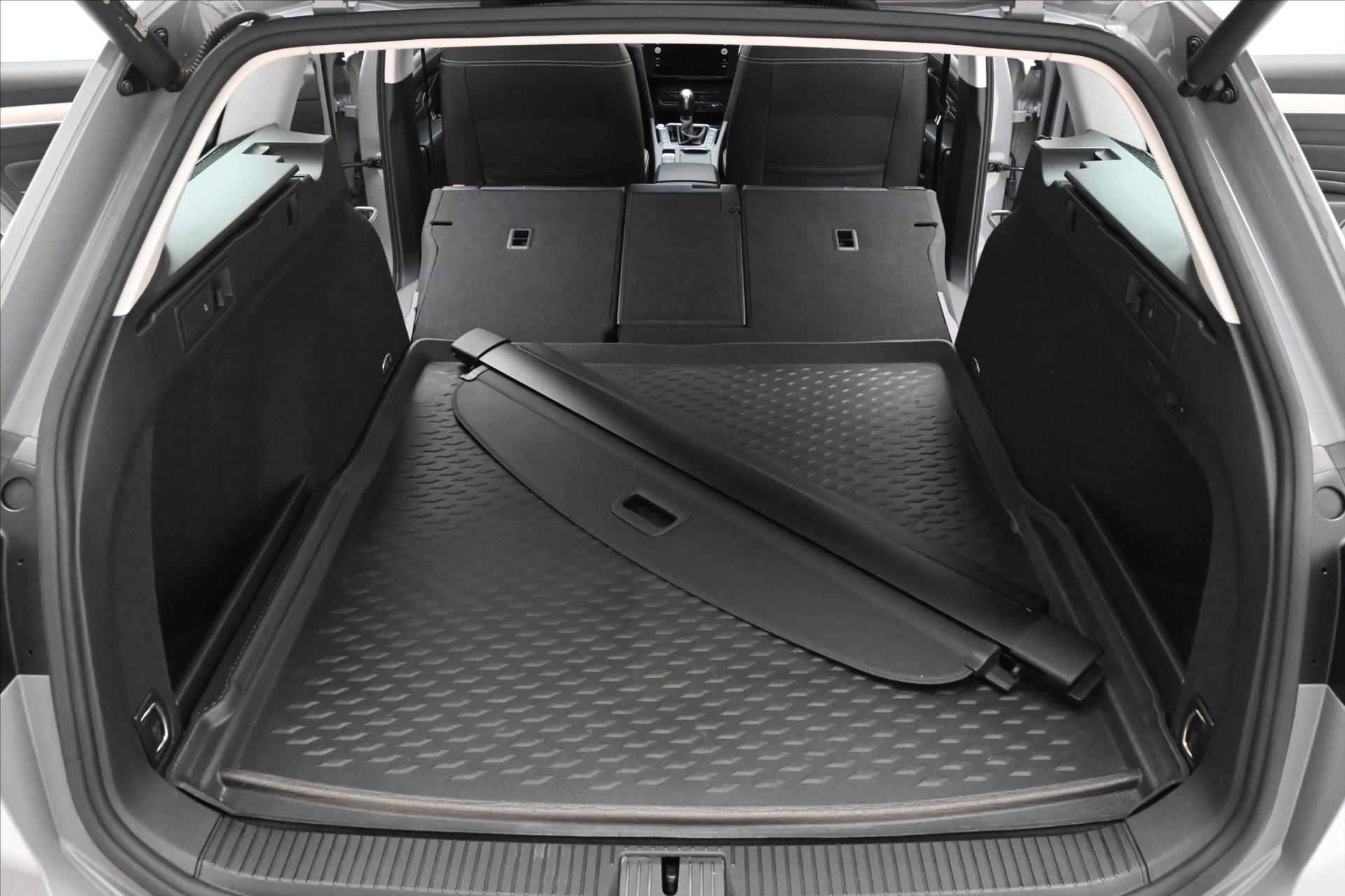 Hlavní fotografie vozu Volkswagen Passat 2,0 TDI 110 kW DSG Elegance Záruka až 5 let (11)