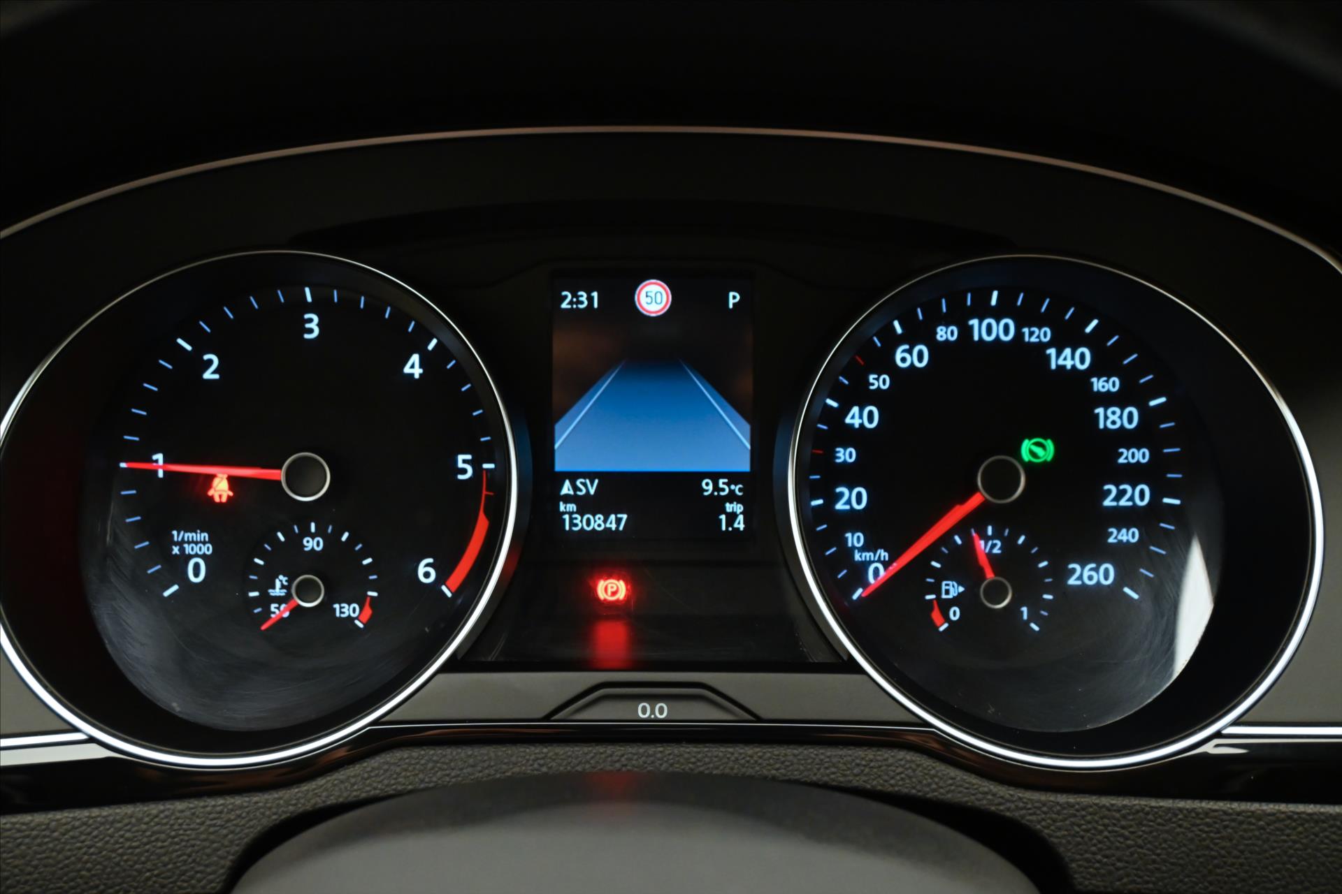 Hlavní fotografie vozu Volkswagen Passat 2,0 TDI 110 kW DSG Elegance Záruka až 5 let (16)