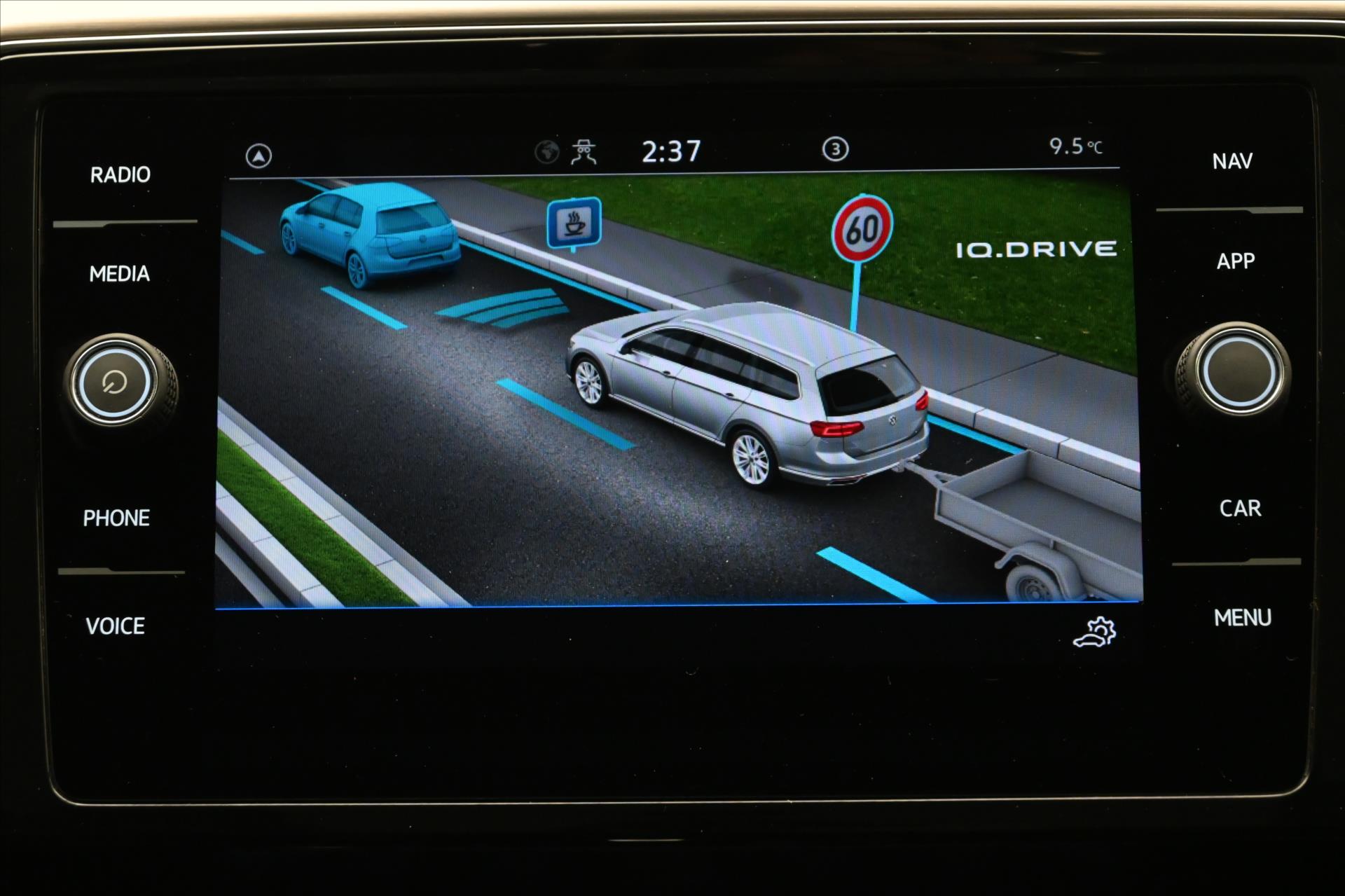 Hlavní fotografie vozu Volkswagen Passat 2,0 TDI 110 kW DSG Elegance Záruka až 5 let (20)