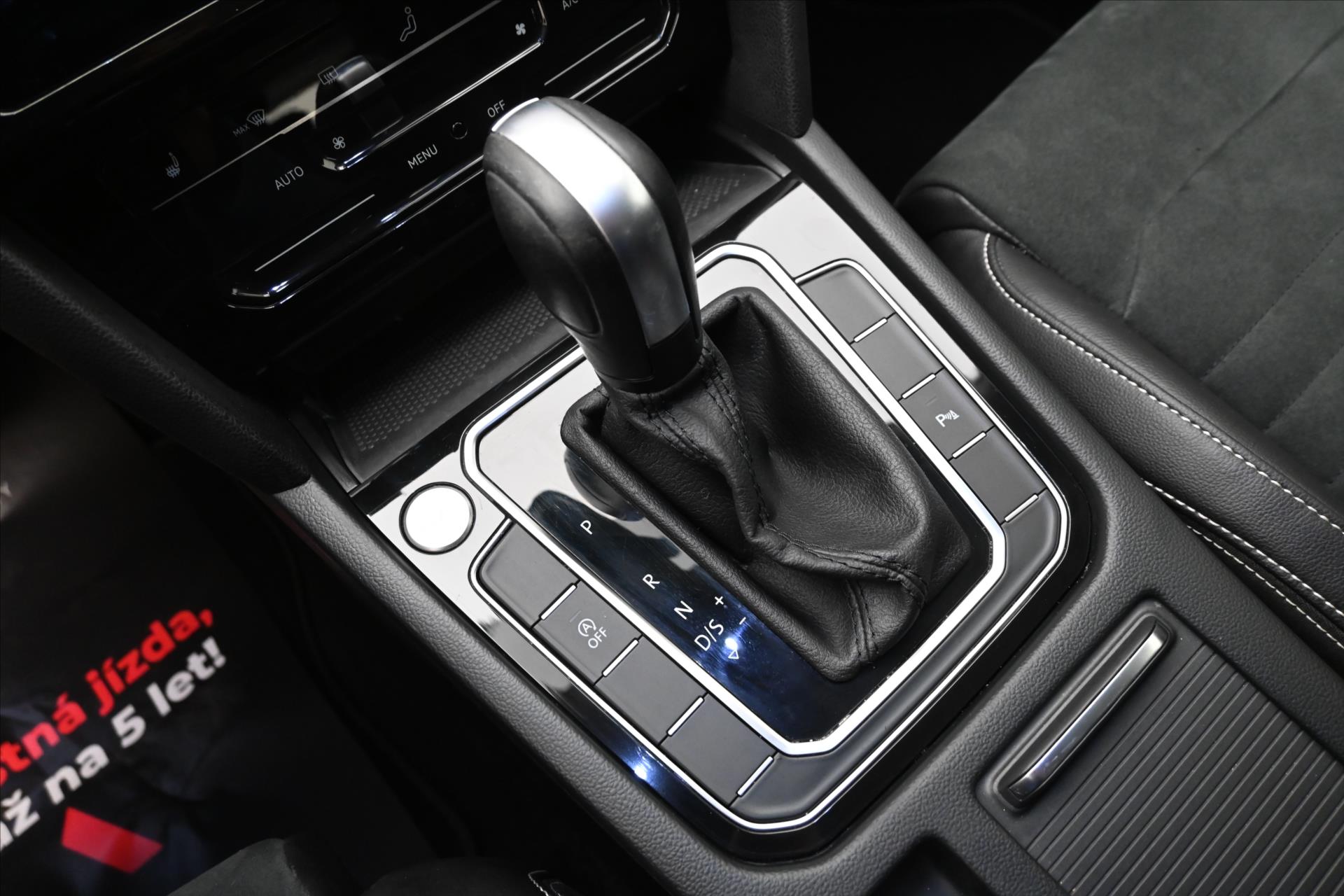 Hlavní fotografie vozu Volkswagen Passat 2,0 TDI 110 kW DSG Elegance Záruka až 5 let (23)