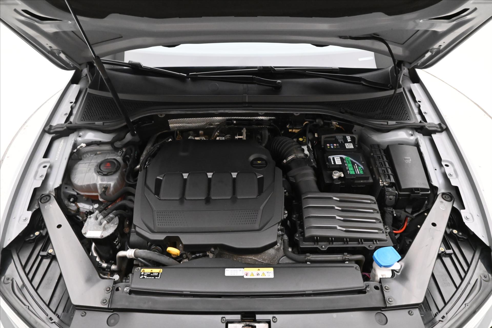 Hlavní fotografie vozu Volkswagen Passat 2,0 TDI 110 kW DSG Elegance Záruka až 5 let (9)