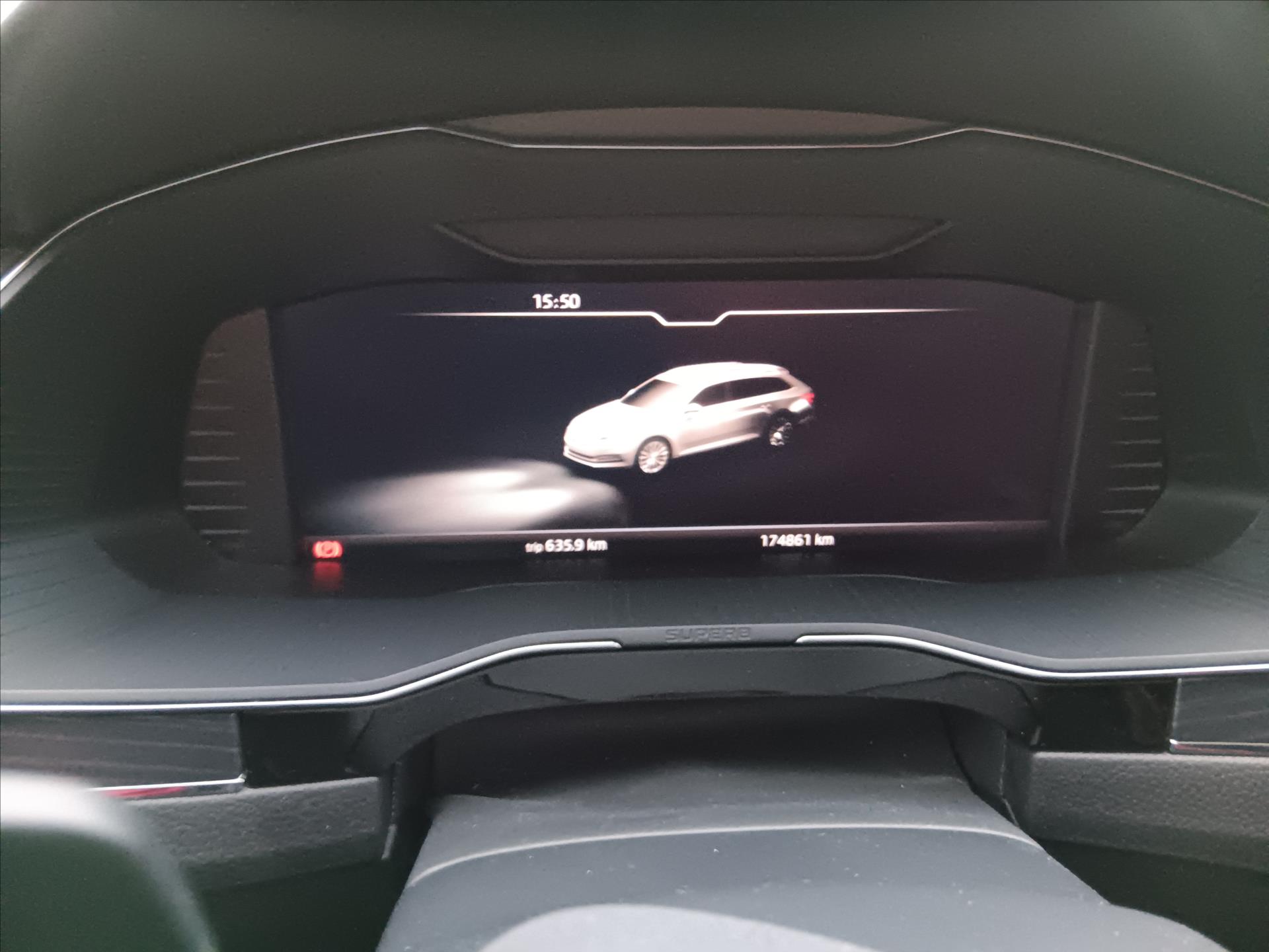 Hlavní fotografie vozu Škoda Superb 2,0 TDI 110kW DSG Executive Vůz připravujeme k prodeji (4)