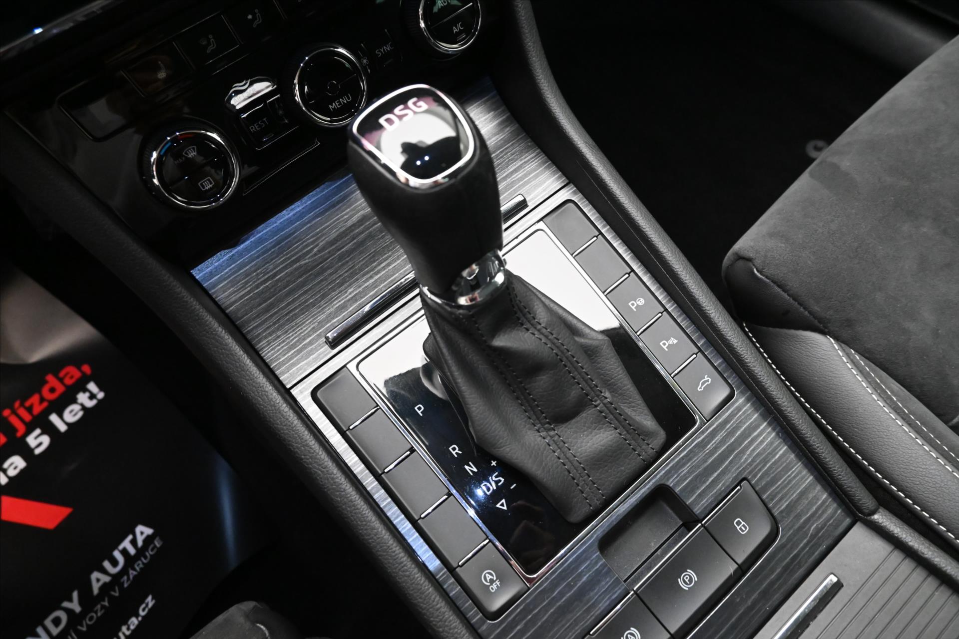 Hlavní fotografie vozu Škoda Superb 2,0 TDI 110kW DSG Executive Záruka až 5 let (23)