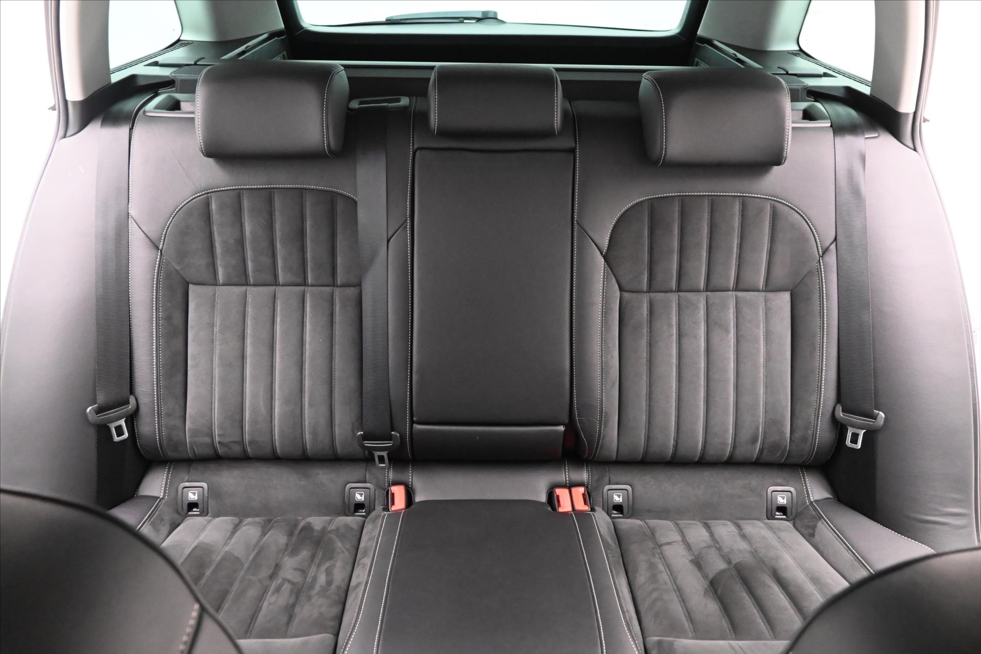 Hlavní fotografie vozu Škoda Superb 2,0 TDI 110kW DSG Executive Záruka až 5 let (29)