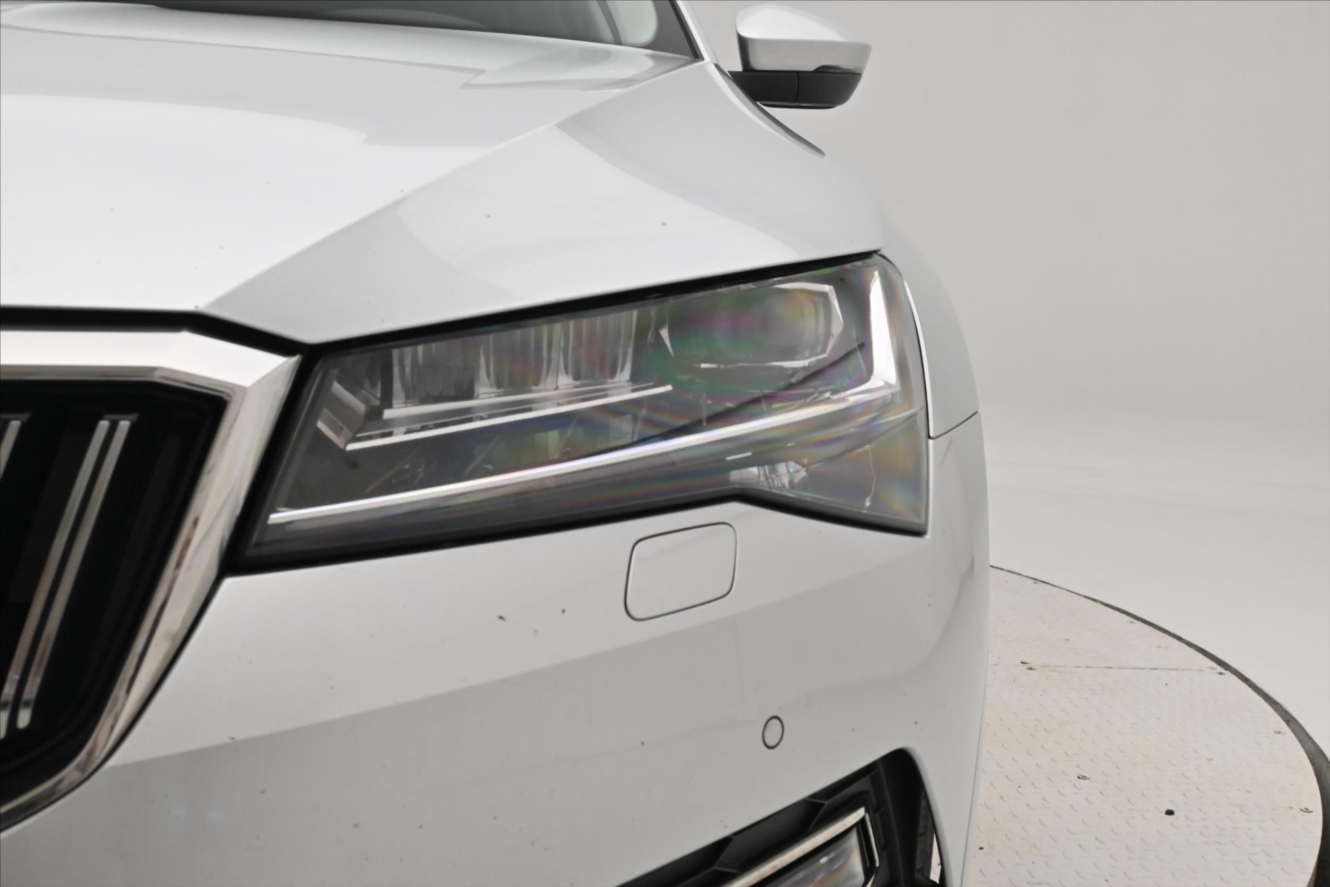 Hlavní fotografie vozu Škoda Superb 2,0 TDI 110kW DSG Executive Záruka až 5 let (31)