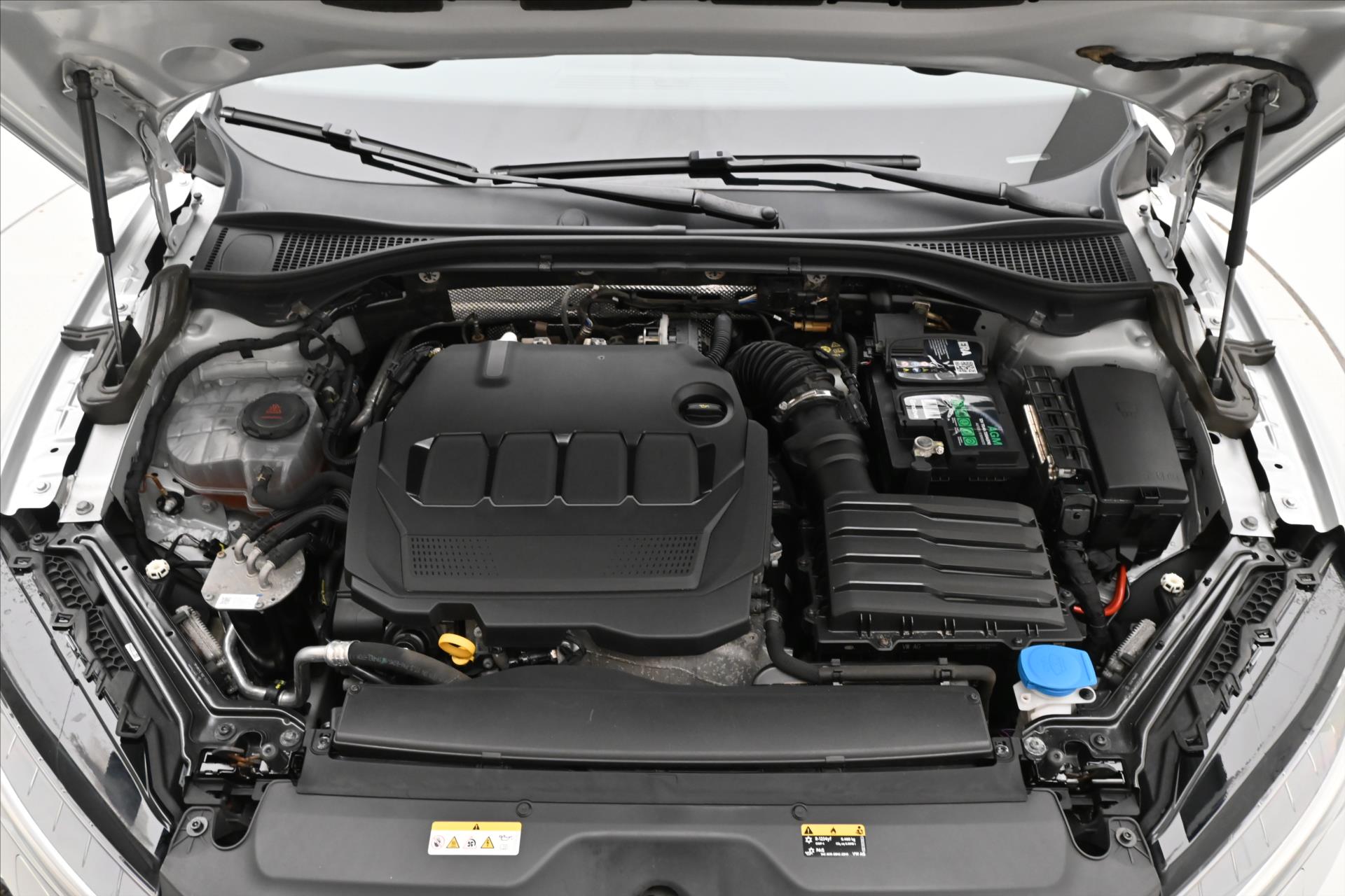 Hlavní fotografie vozu Škoda Superb 2,0 TDI 110kW DSG Executive Záruka až 5 let (9)