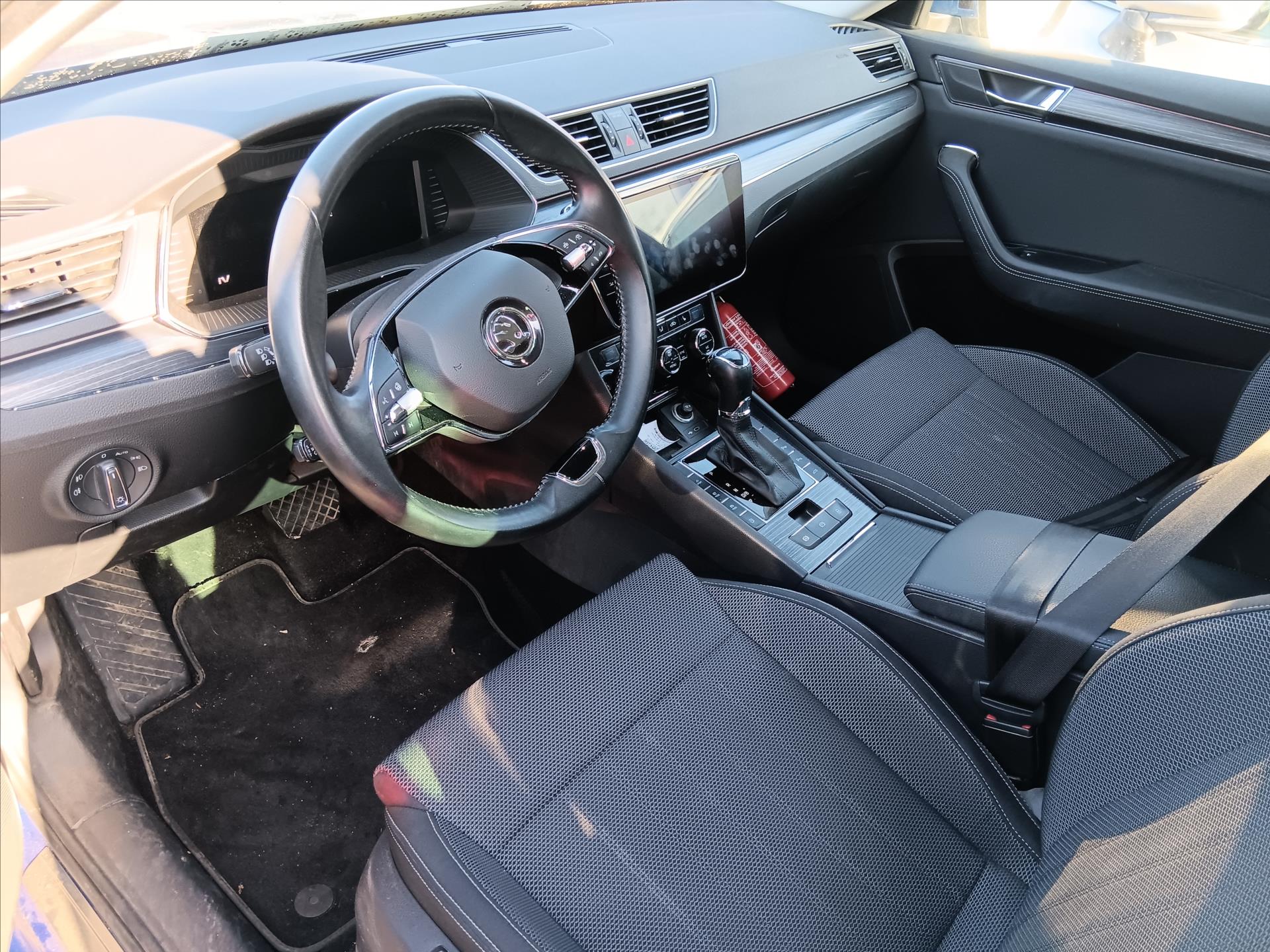 Hlavní fotografie vozu Škoda Superb 1,4 TSI iV 160 kW DSG Style VŮZ PŘIPRAVUJEME K PRODEJI (3)