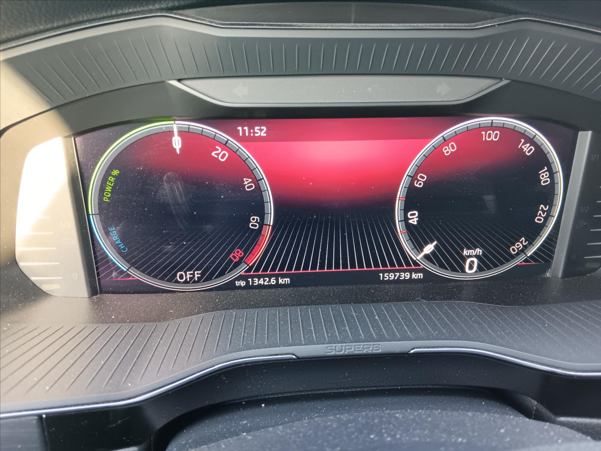 Hlavní fotografie vozu Škoda Superb 1,4 TSI iV 160 kW DSG Style VŮZ PŘIPRAVUJEME K PRODEJI (4)