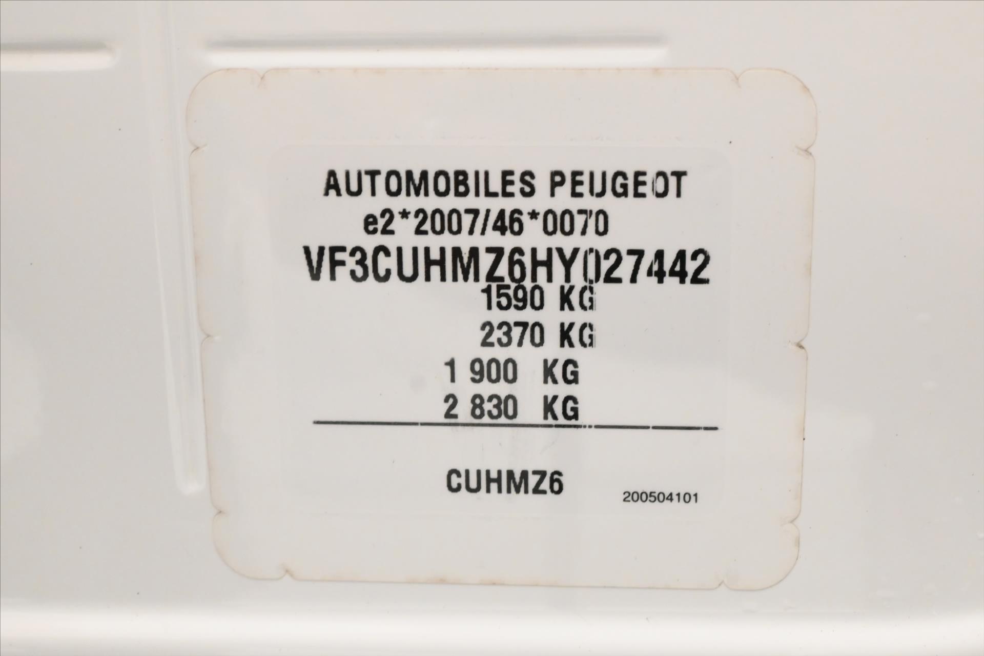 Hlavní fotografie vozu Peugeot 2008 1,2 PureTech 60 kW Digiklima Záruka až 5 let (12)