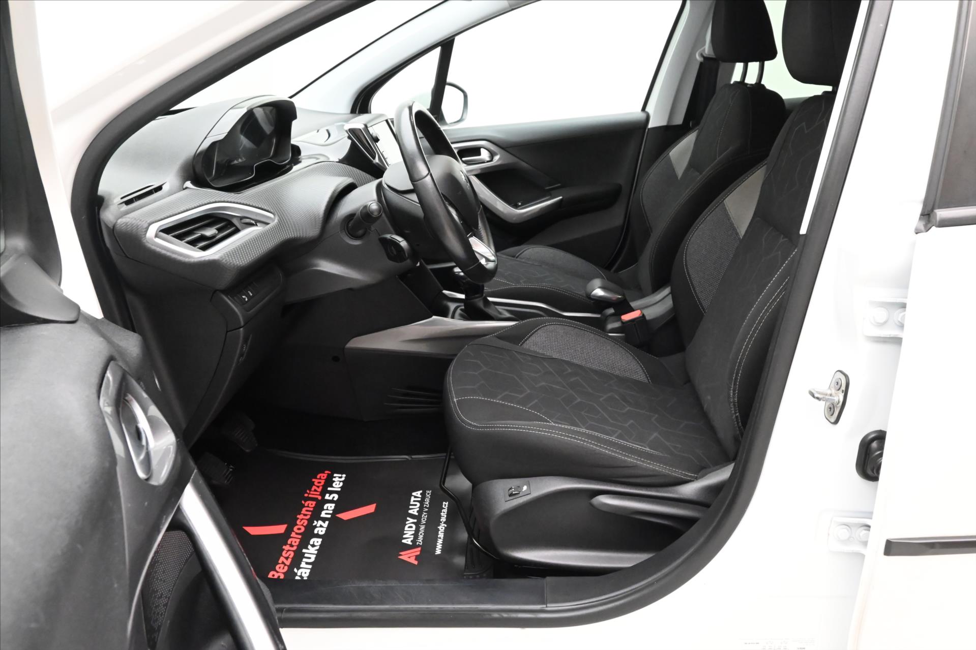 Hlavní fotografie vozu Peugeot 2008 1,2 PureTech 60 kW Digiklima Záruka až 5 let (13)