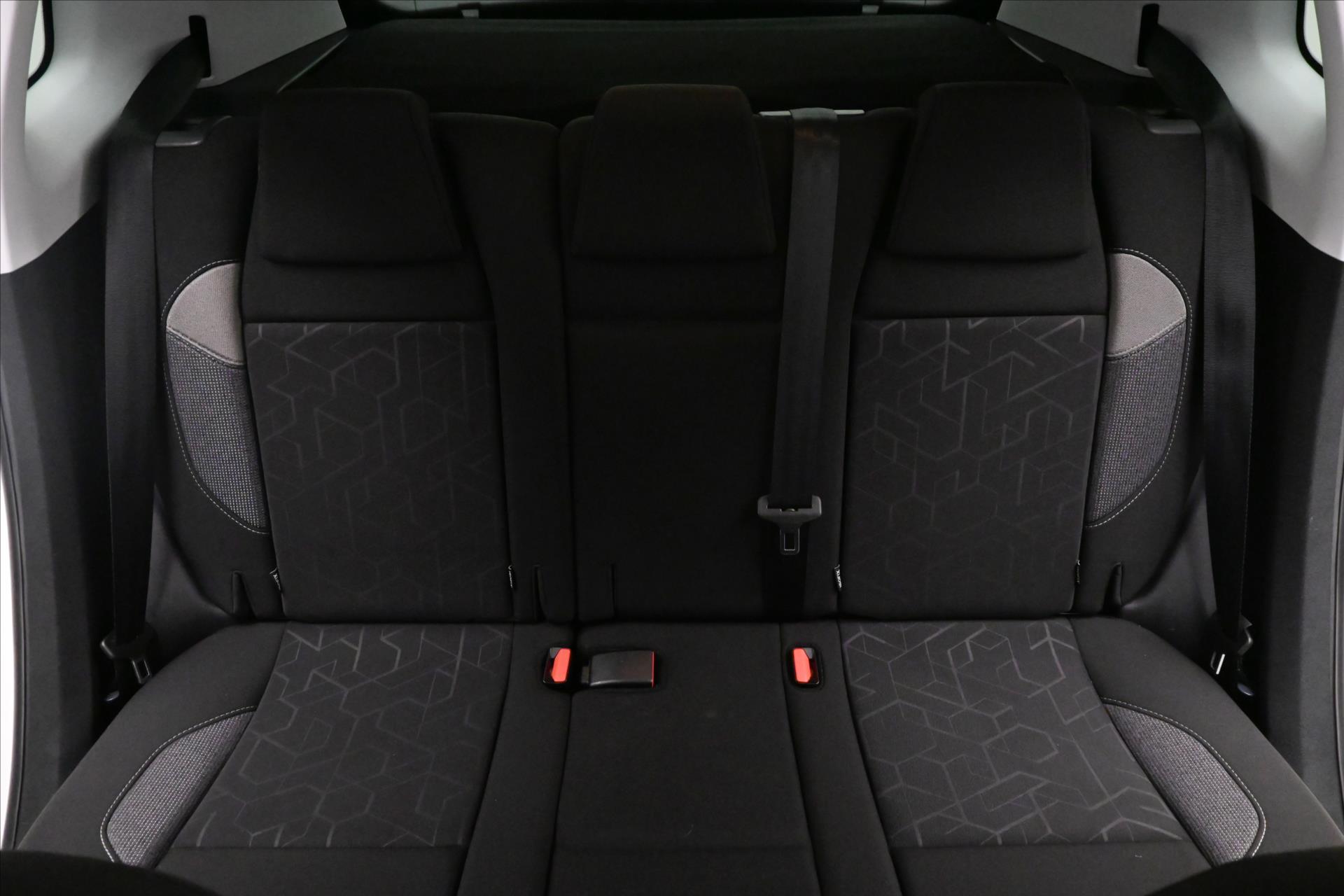 Hlavní fotografie vozu Peugeot 2008 1,2 PureTech 60 kW Digiklima Záruka až 5 let (26)