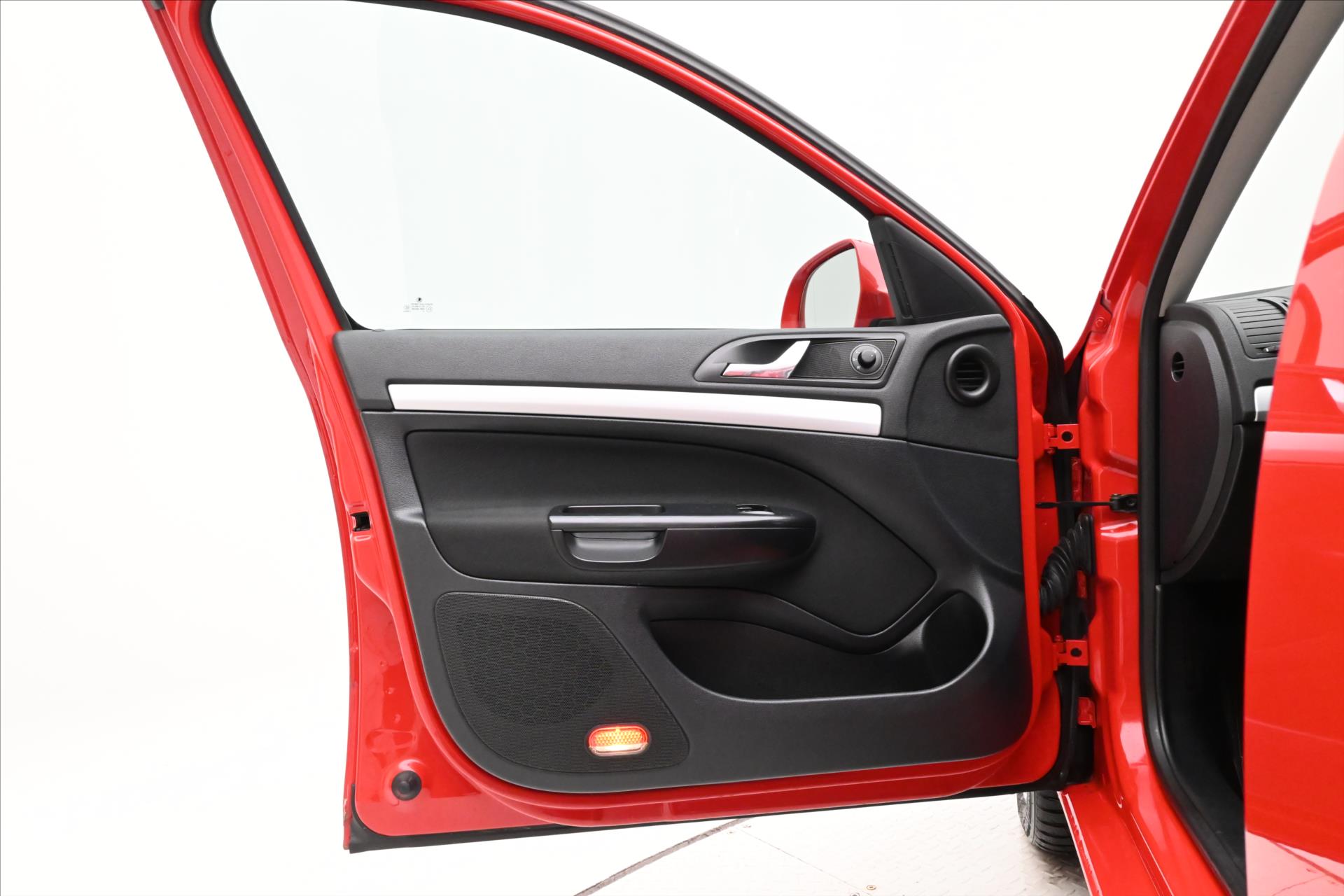 Main photo of the car Skoda Octavia 1.6 TDI 77kW Ambition Multifunction (22)