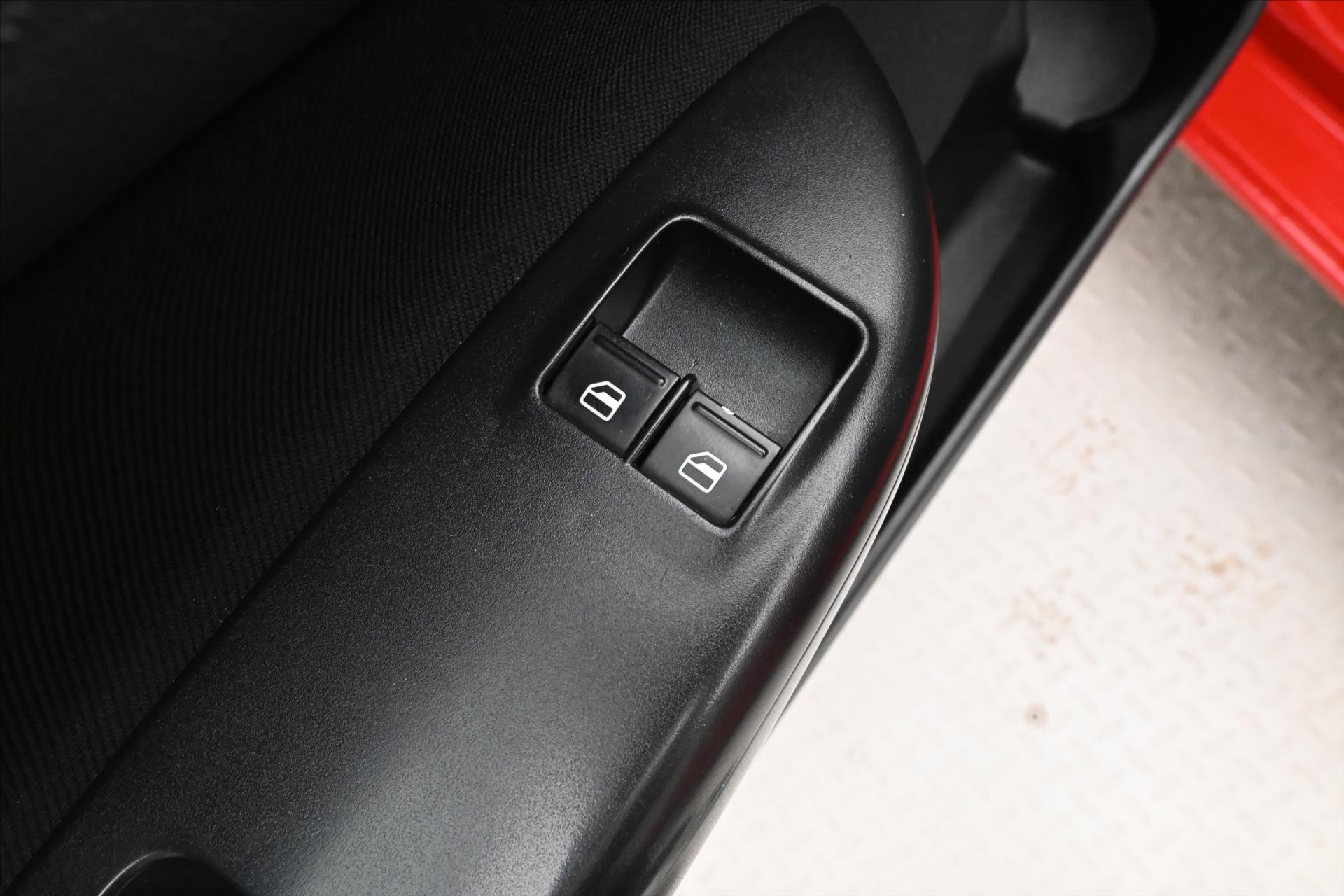 Main photo of the car Skoda Octavia 1.6 TDI 77kW Ambition Multifunction (23)