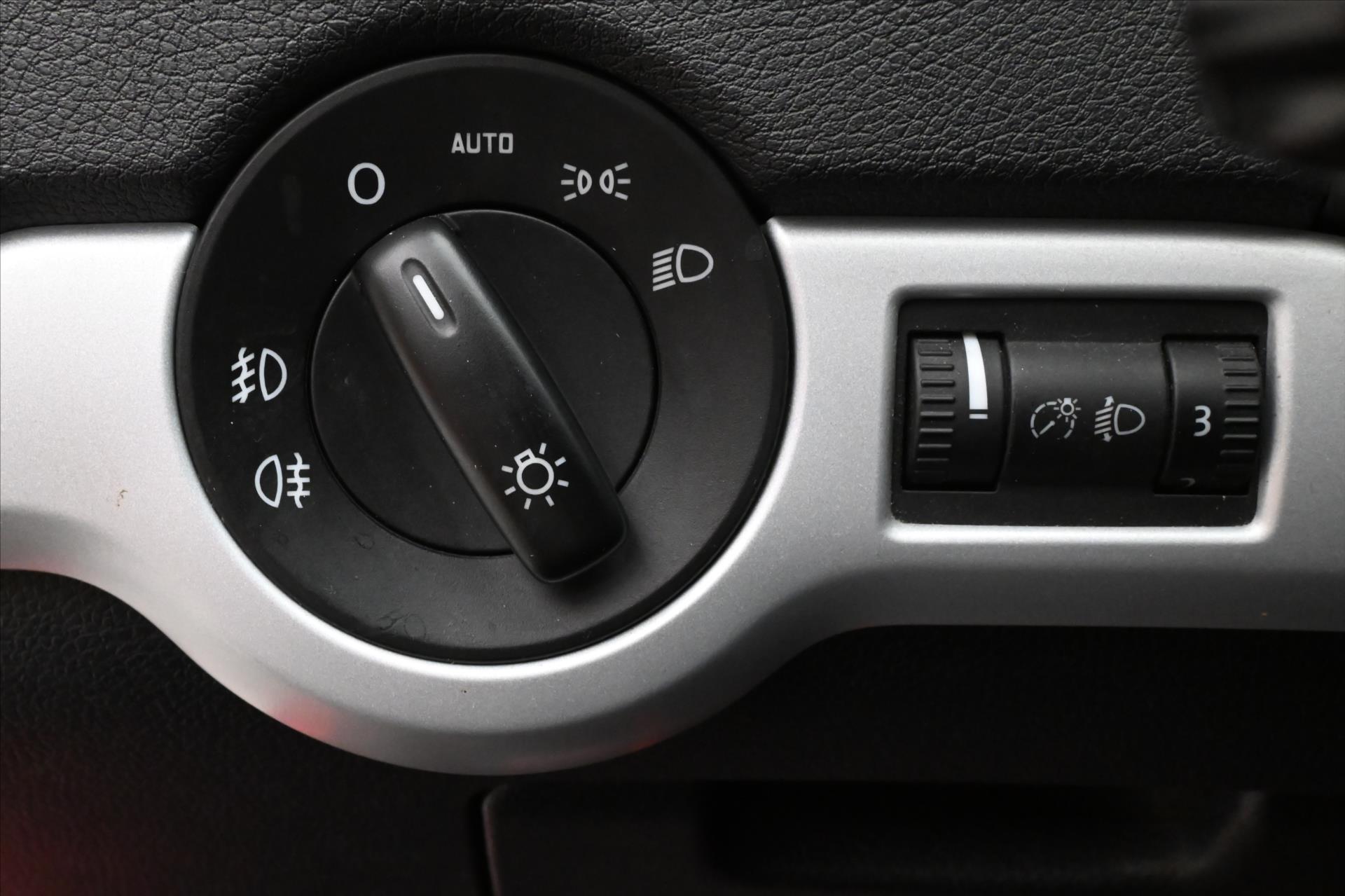 Main photo of the car Skoda Octavia 1.6 TDI 77kW Ambition Multifunction (24)