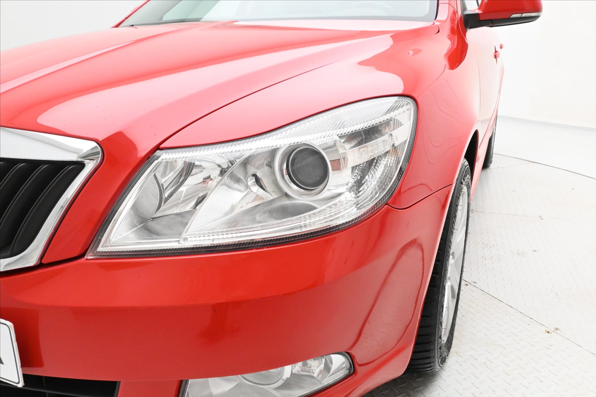 Main photo of the car Skoda Octavia 1.6 TDI 77kW Ambition Multifunction (27)