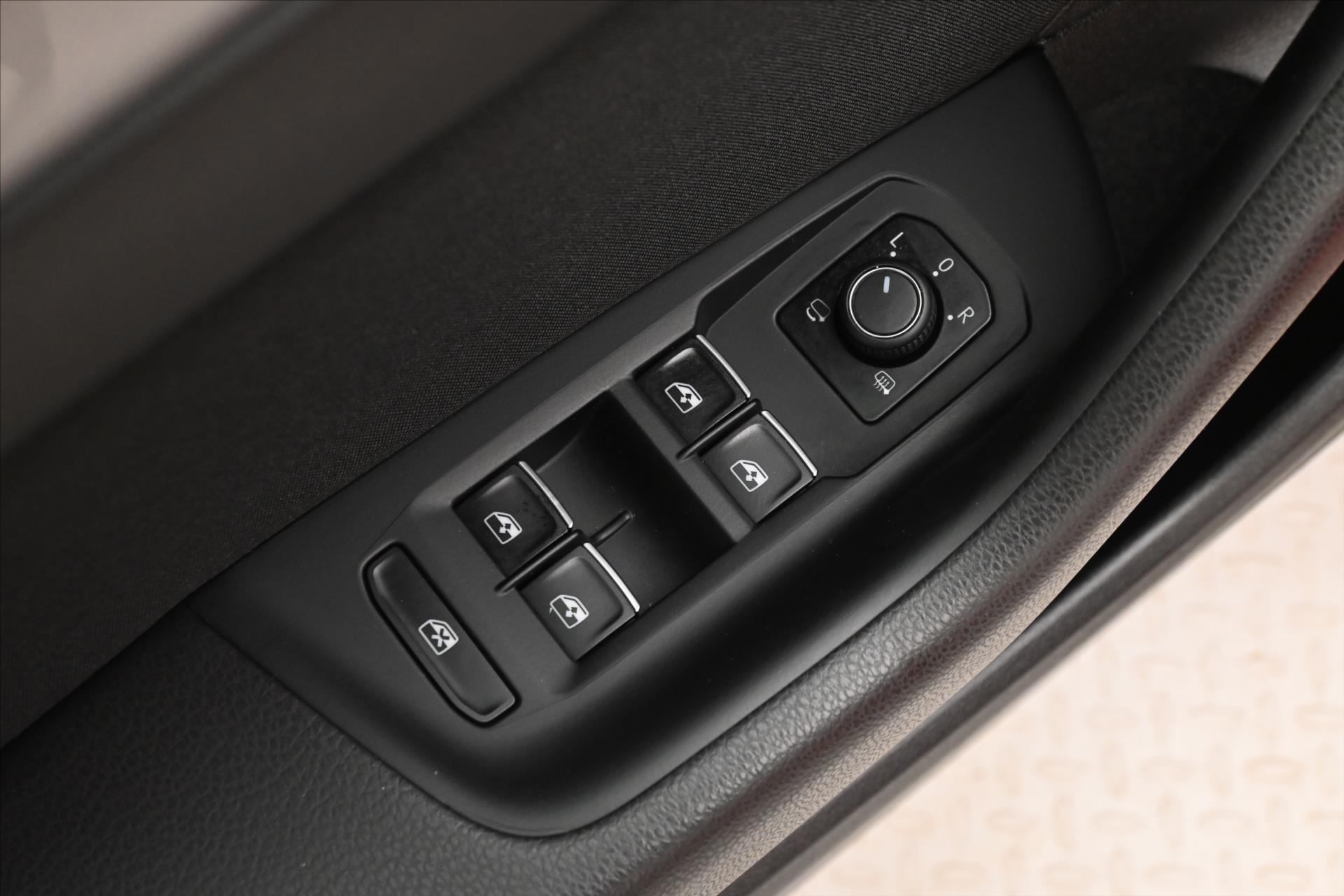 Hlavní fotografie vozu Volkswagen Passat 1,4 TSI GTE 160kW DSG Záruka až 5 let (26)