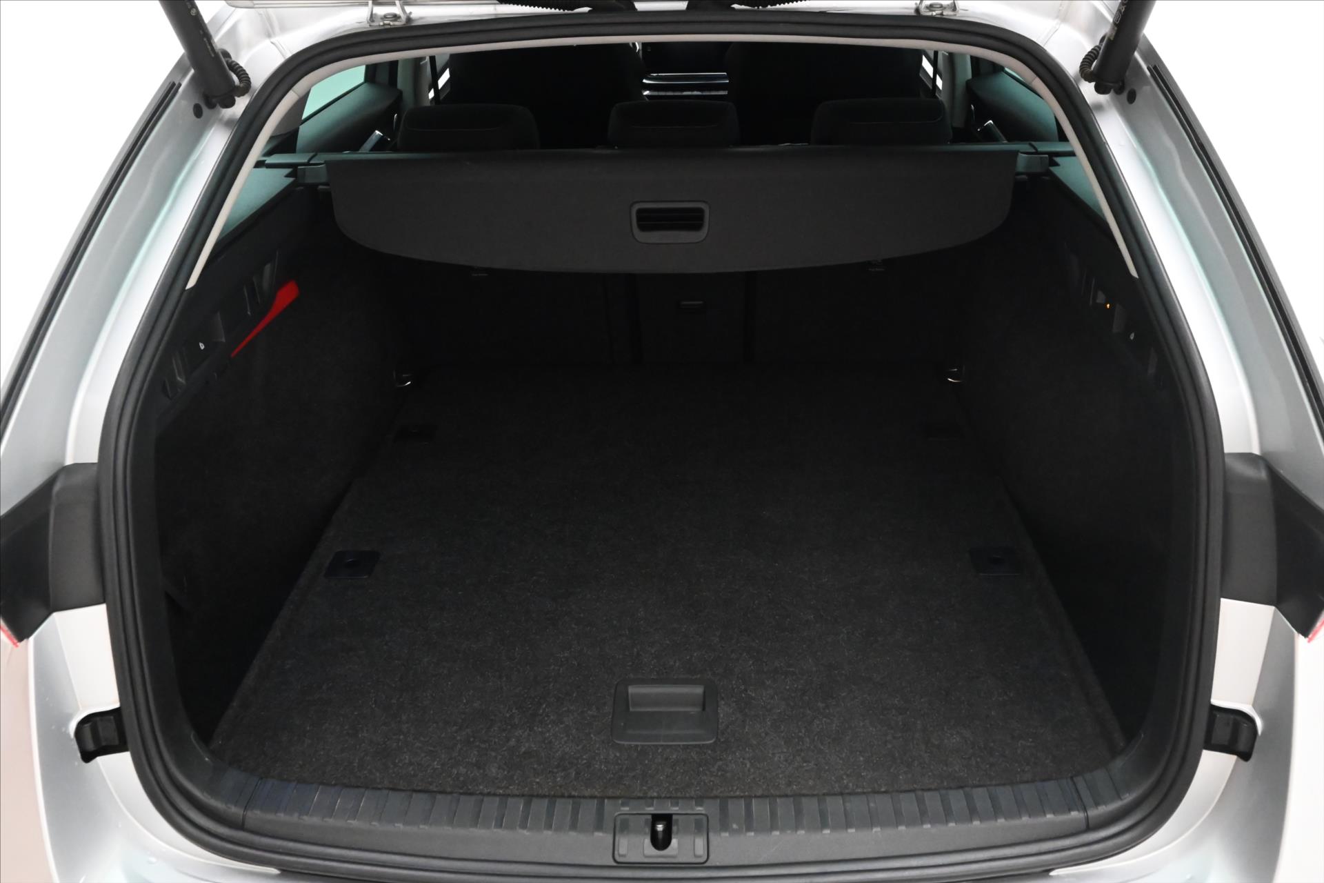 Hlavní fotografie vozu Škoda Octavia 2,0 TDI 110 kW DSG Style Záruka až 5 let (10)