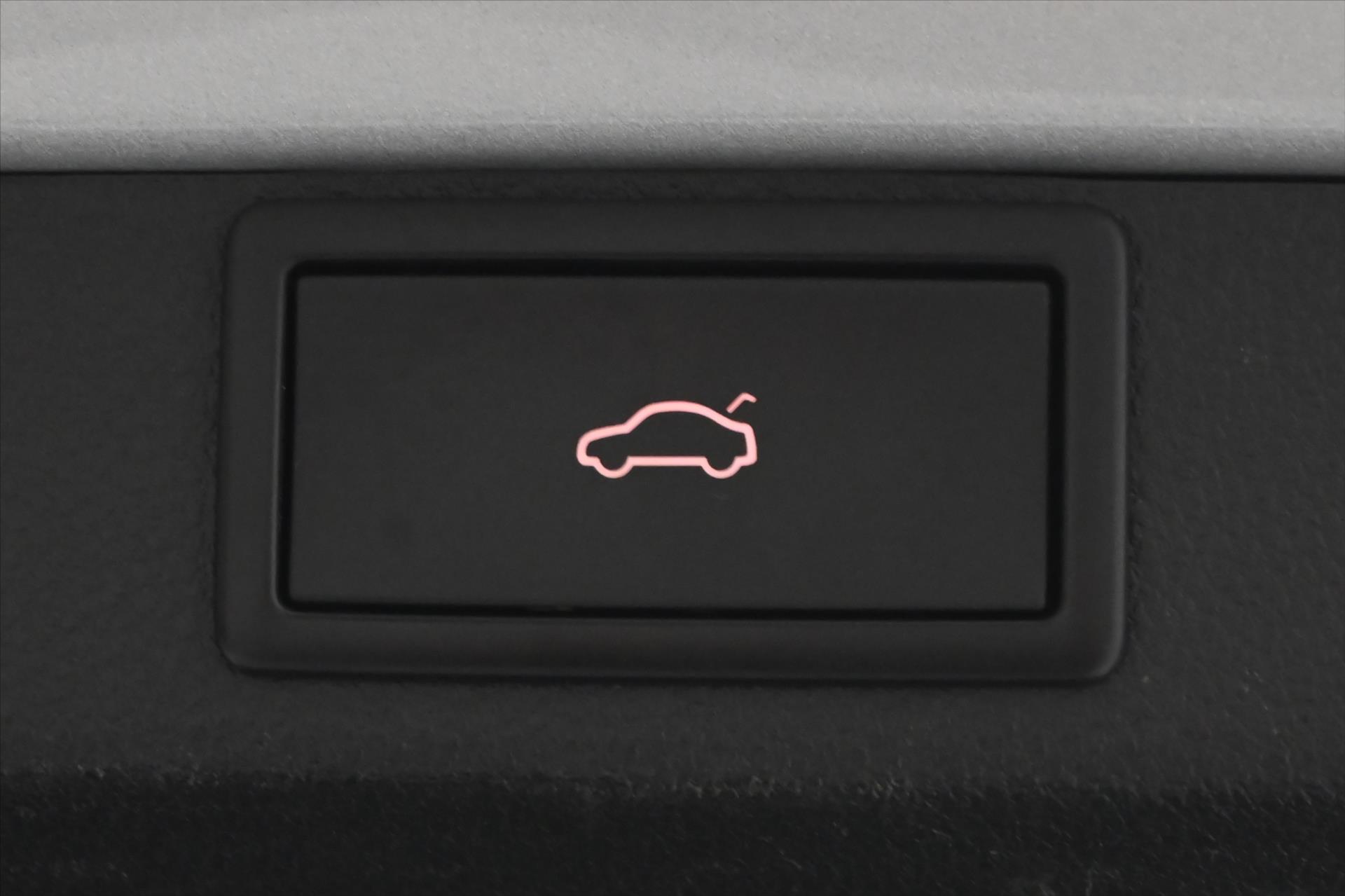 Hlavní fotografie vozu Škoda Octavia 2,0 TDI 110 kW DSG Style Záruka až 5 let (27)