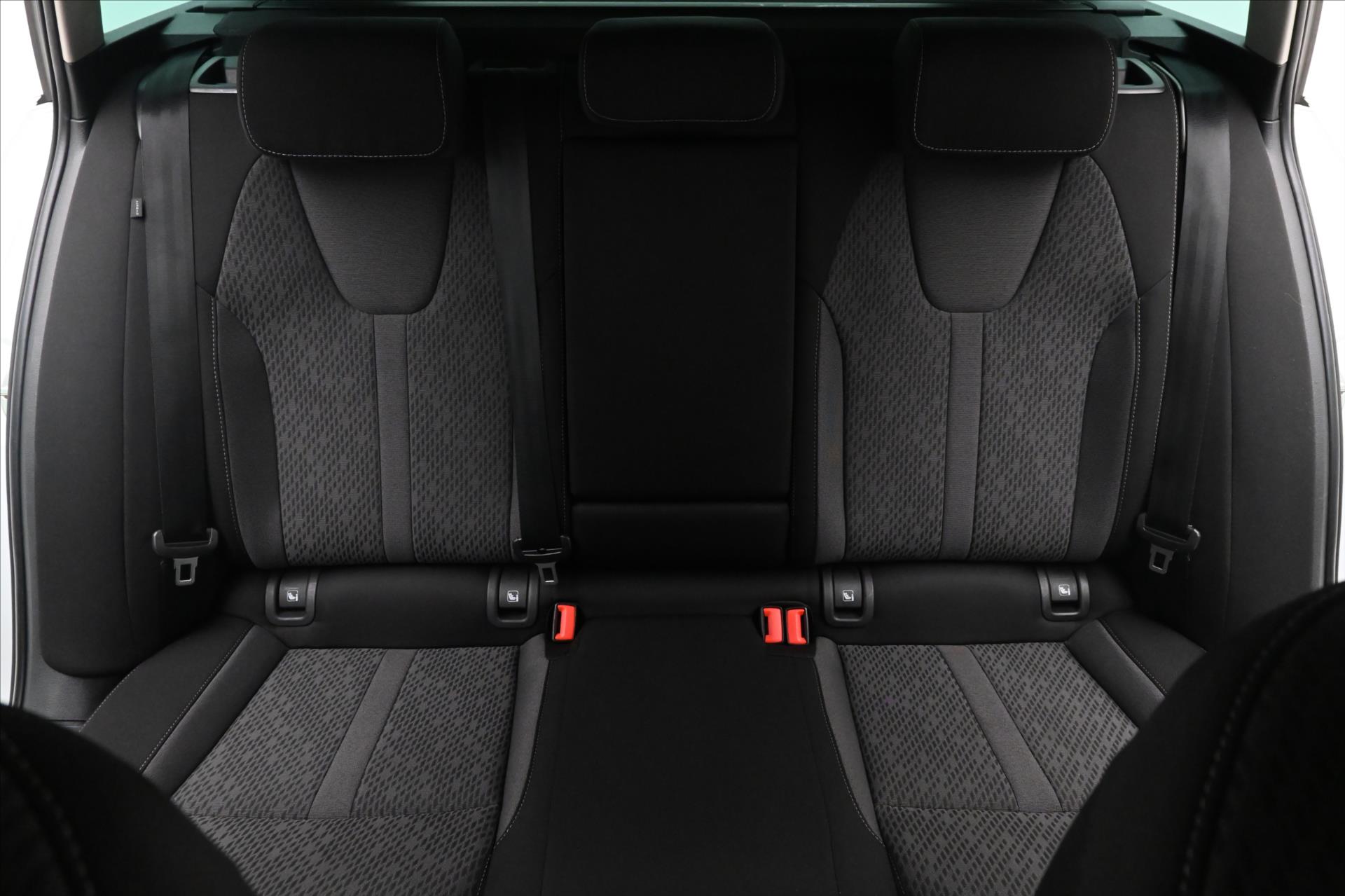 Hlavní fotografie vozu Škoda Octavia 2,0 TDI 110 kW DSG Style Záruka až 5 let (28)