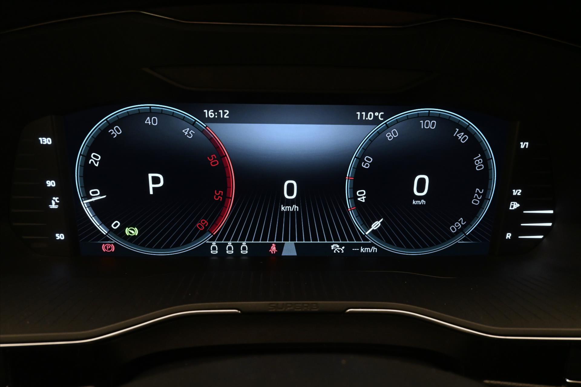 Hlavní fotografie vozu Škoda Superb 2,0 TDI 110 kW DSG Style Záruka až 5 let (16)