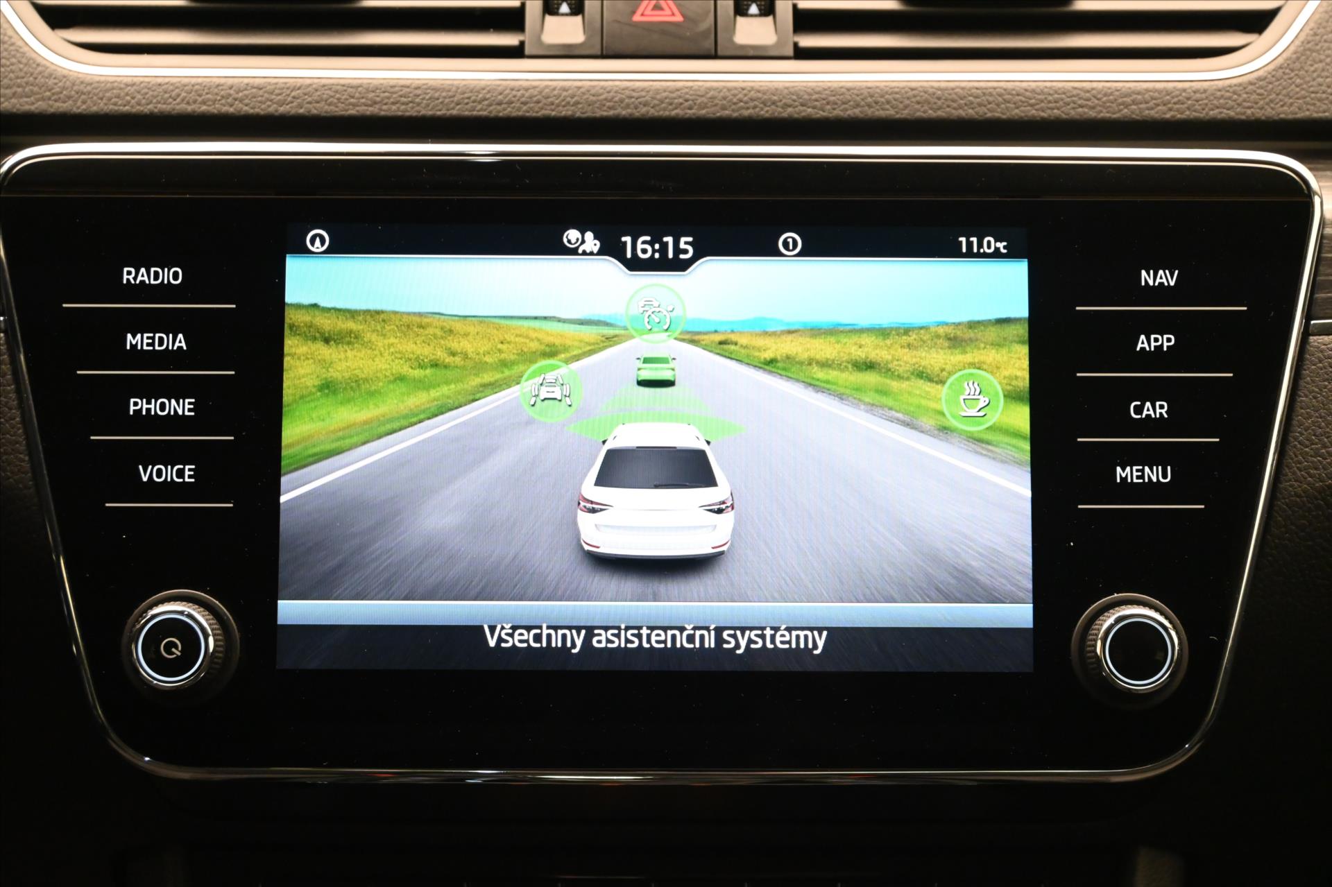 Hlavní fotografie vozu Škoda Superb 2,0 TDI 110 kW DSG Style Záruka až 5 let (19)