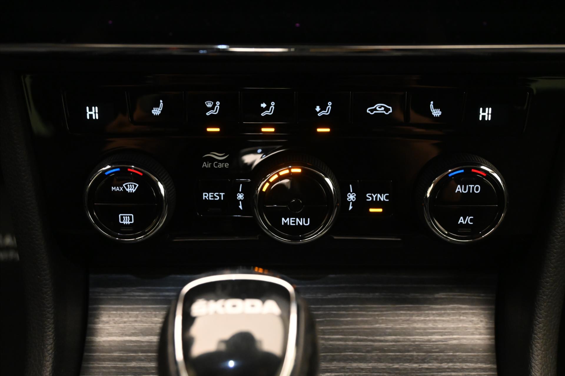 Hlavní fotografie vozu Škoda Superb 2,0 TDI 110 kW DSG Style Záruka až 5 let (20)