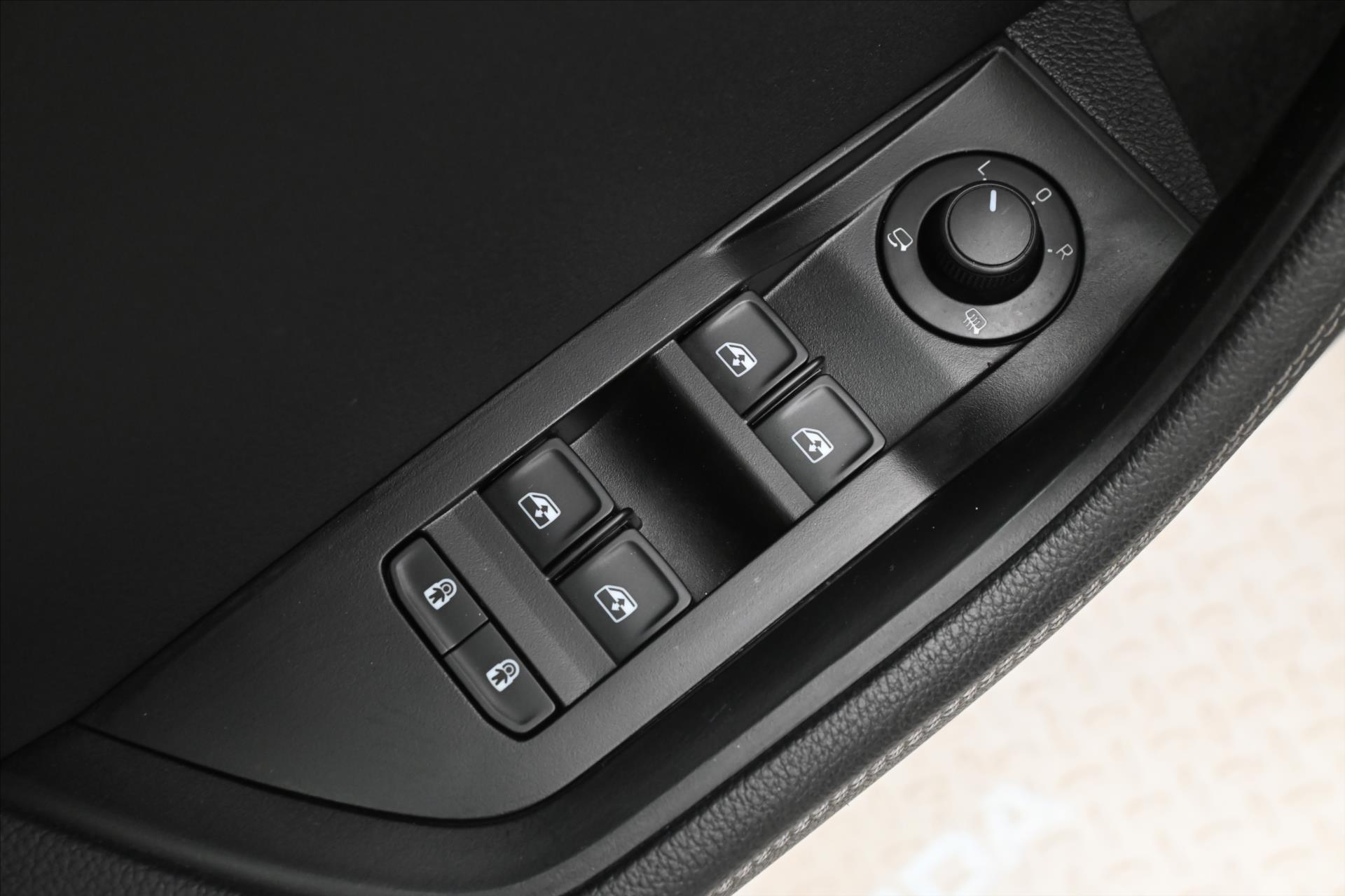 Hlavní fotografie vozu Škoda Superb 2,0 TDI 110 kW DSG Style Záruka až 5 let (25)