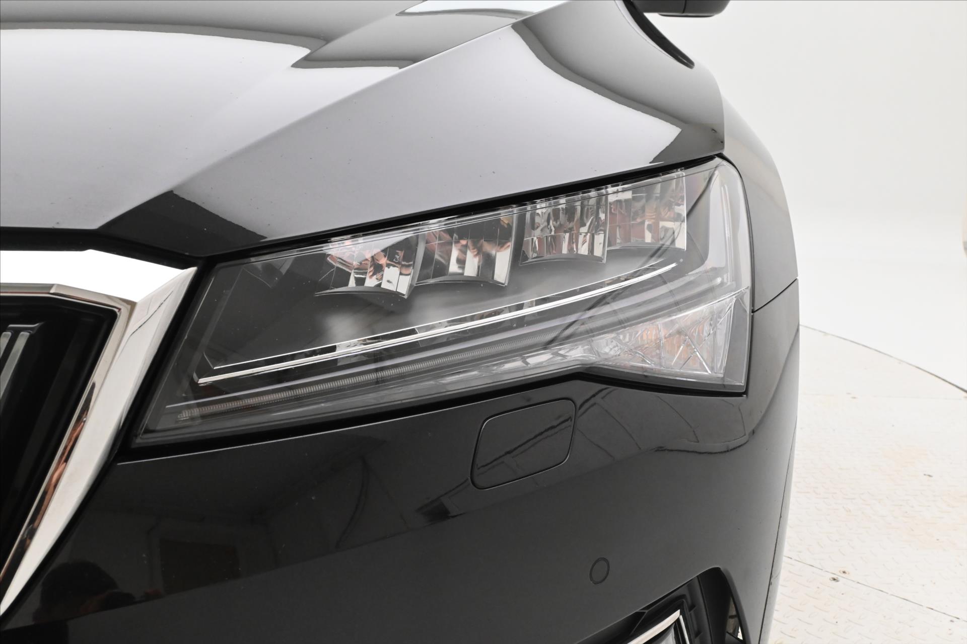 Hlavní fotografie vozu Škoda Superb 2,0 TDI 110 kW DSG Style Záruka až 5 let (29)