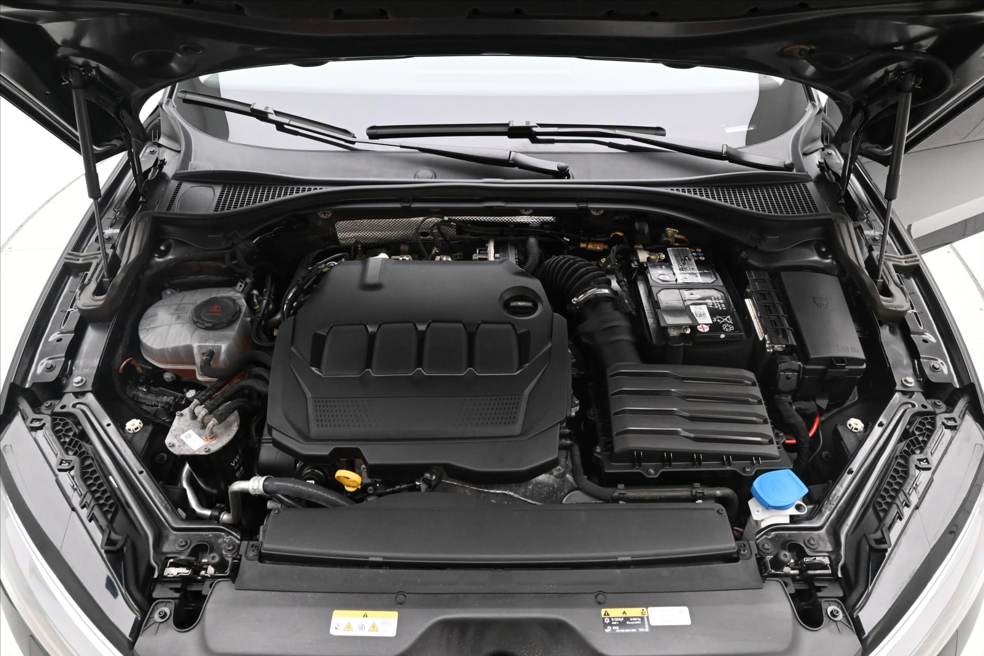 Hlavní fotografie vozu Škoda Superb 2,0 TDI 110 kW DSG Style Záruka až 5 let (9)