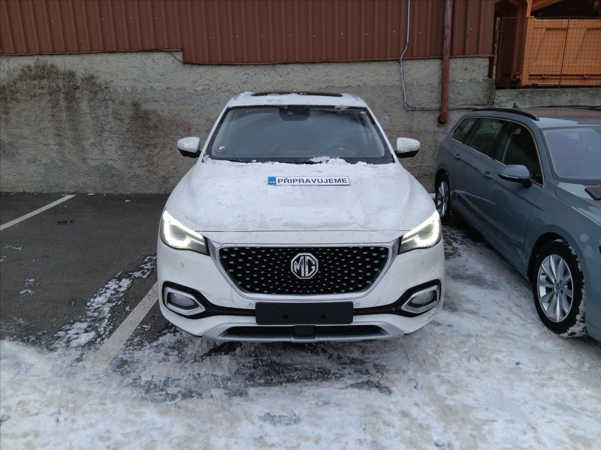 MG eHS 1,5 TGI PHEV 119 kW AT Vůz připravujeme k prodeji