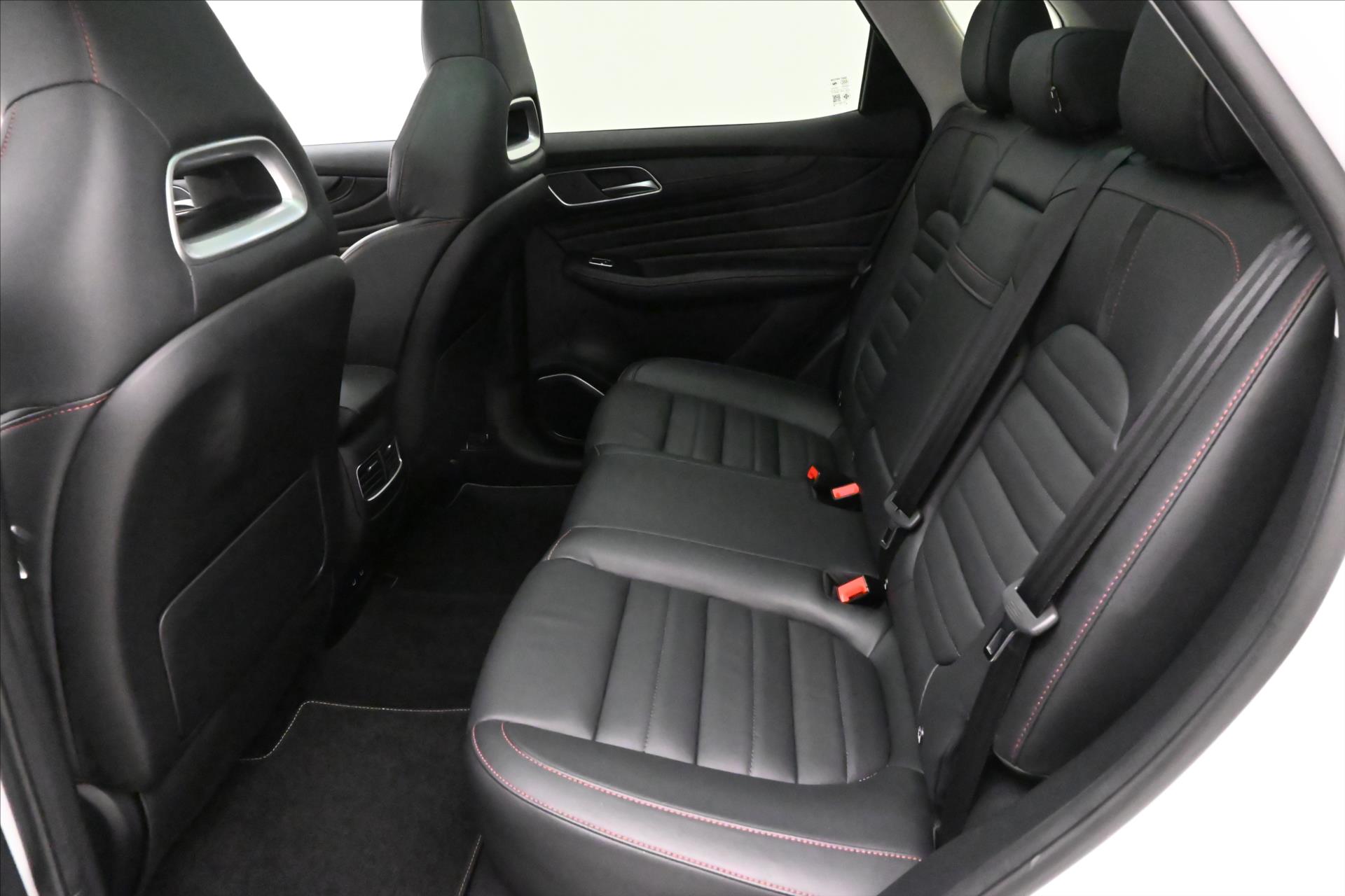 Hlavní fotografie vozu MG eHS 1,5 TGI PHEV 119 kW AT Záruka až 5 let (14)