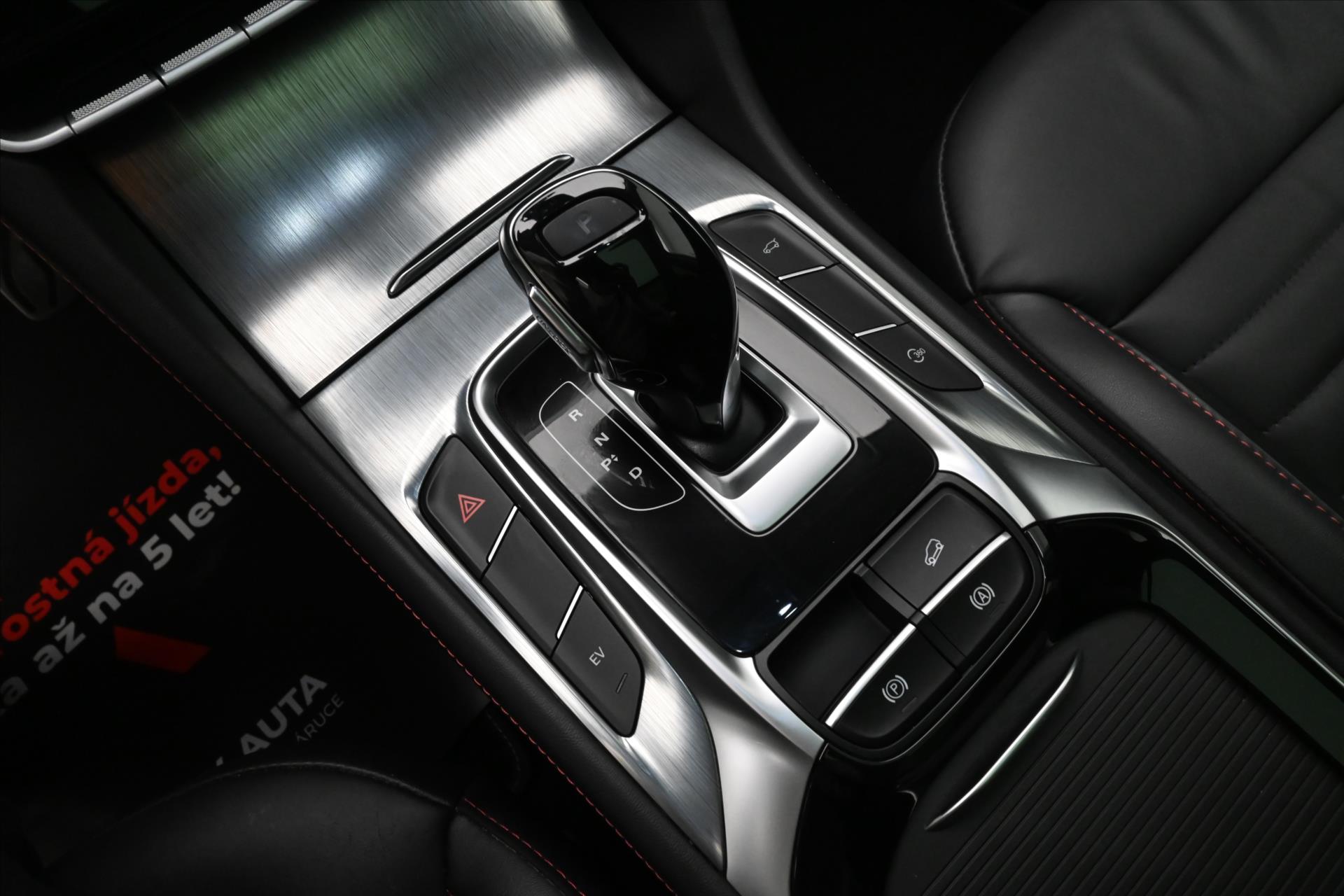 Hlavní fotografie vozu MG eHS 1,5 TGI PHEV 119 kW AT Záruka až 5 let (21)