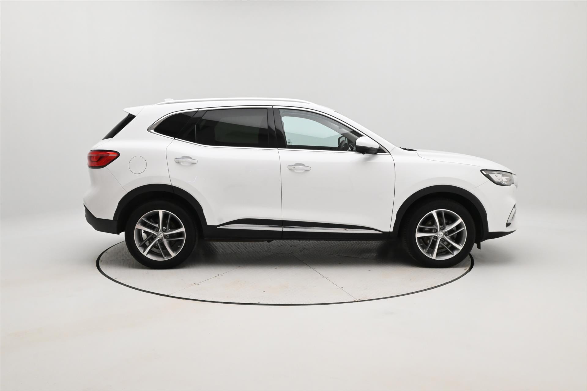 Hlavní fotografie vozu MG eHS 1,5 TGI PHEV 119 kW AT Záruka až 5 let (4)