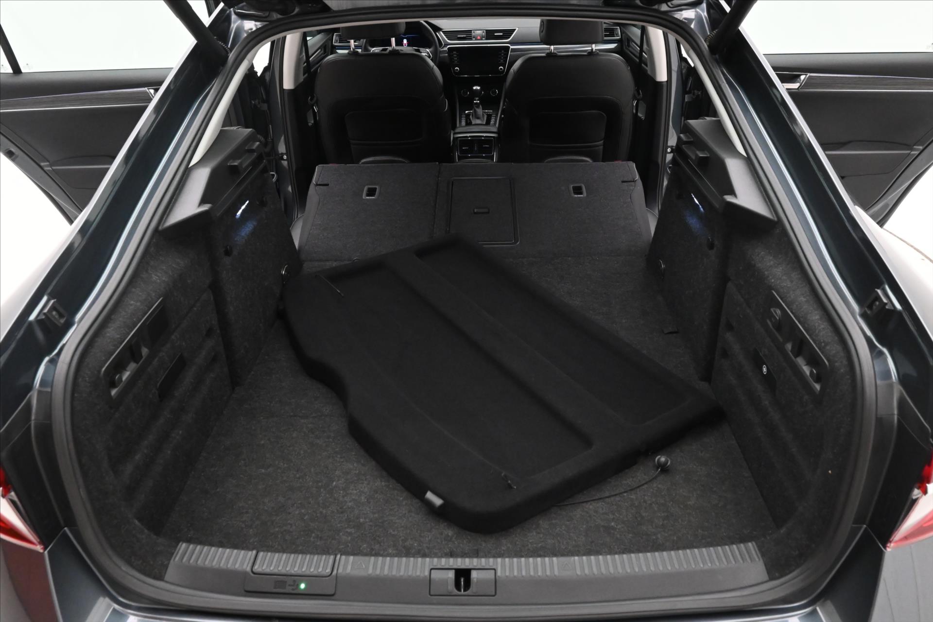 Hlavní fotografie vozu Škoda Superb 1,4 TSI iV 160 kW Style Záruka až 5 let (11)