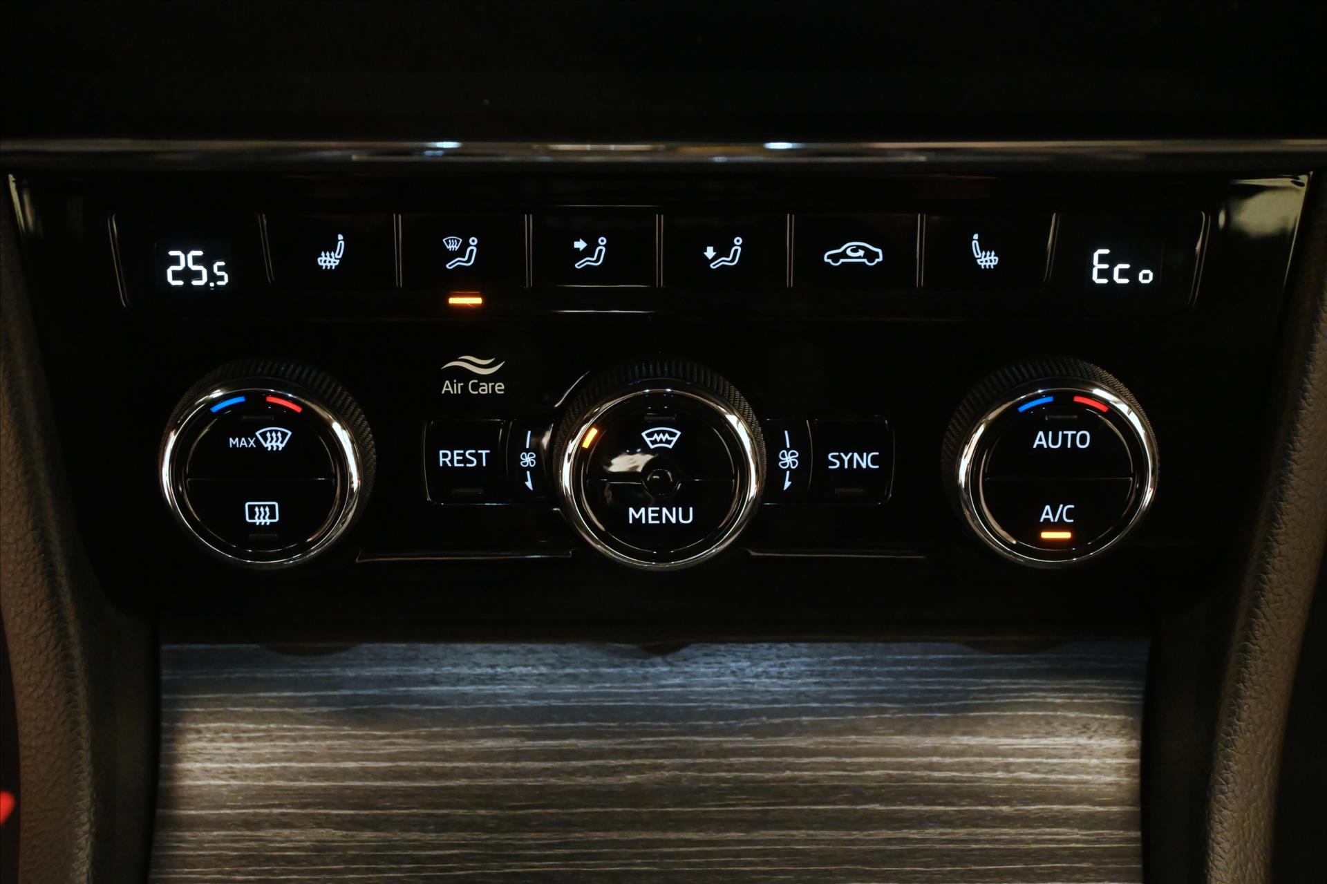 Hlavní fotografie vozu Škoda Superb 1,4 TSI iV 160 kW Style Záruka až 5 let (21)