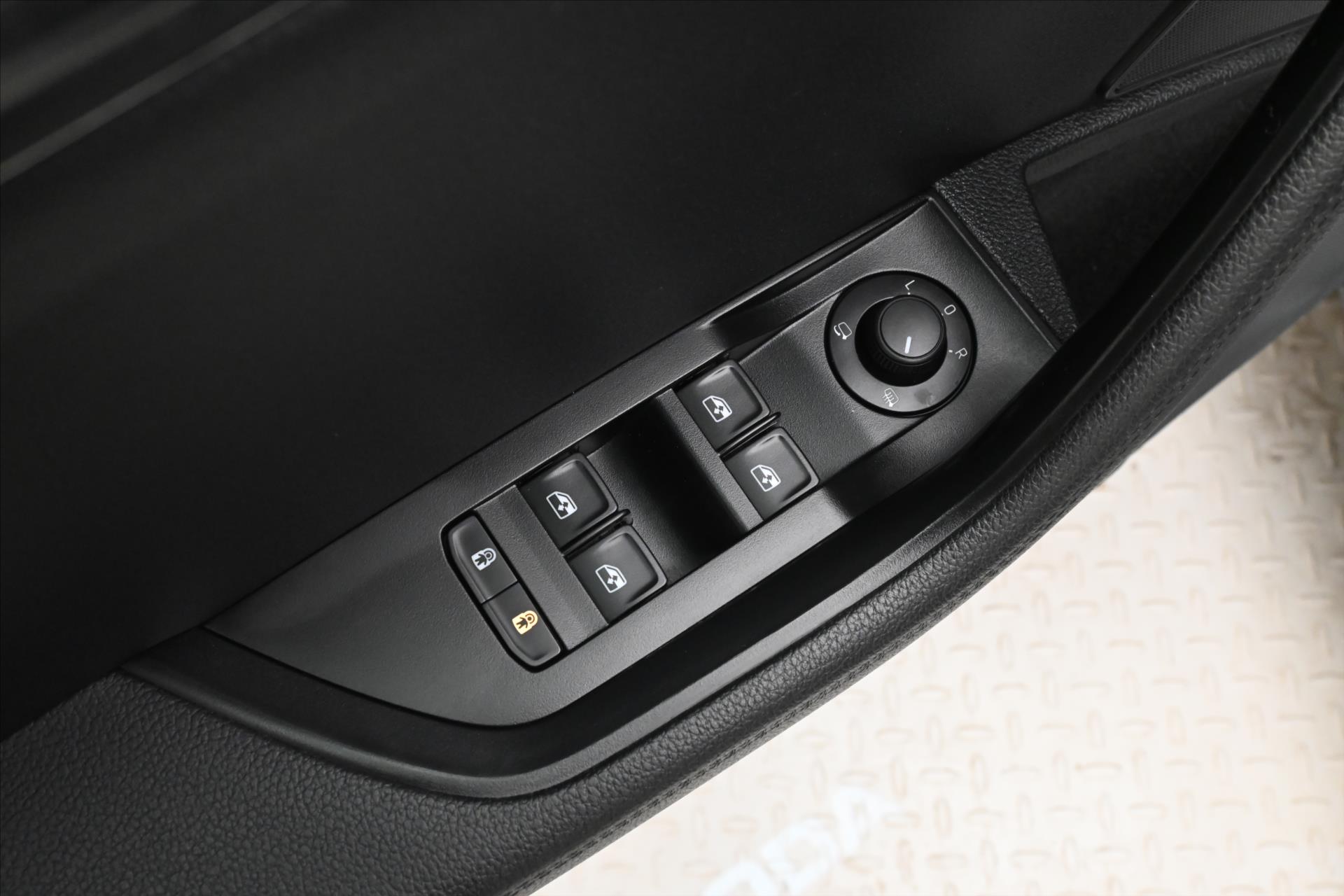 Hlavní fotografie vozu Škoda Superb 1,4 TSI iV 160 kW Style Záruka až 5 let (26)