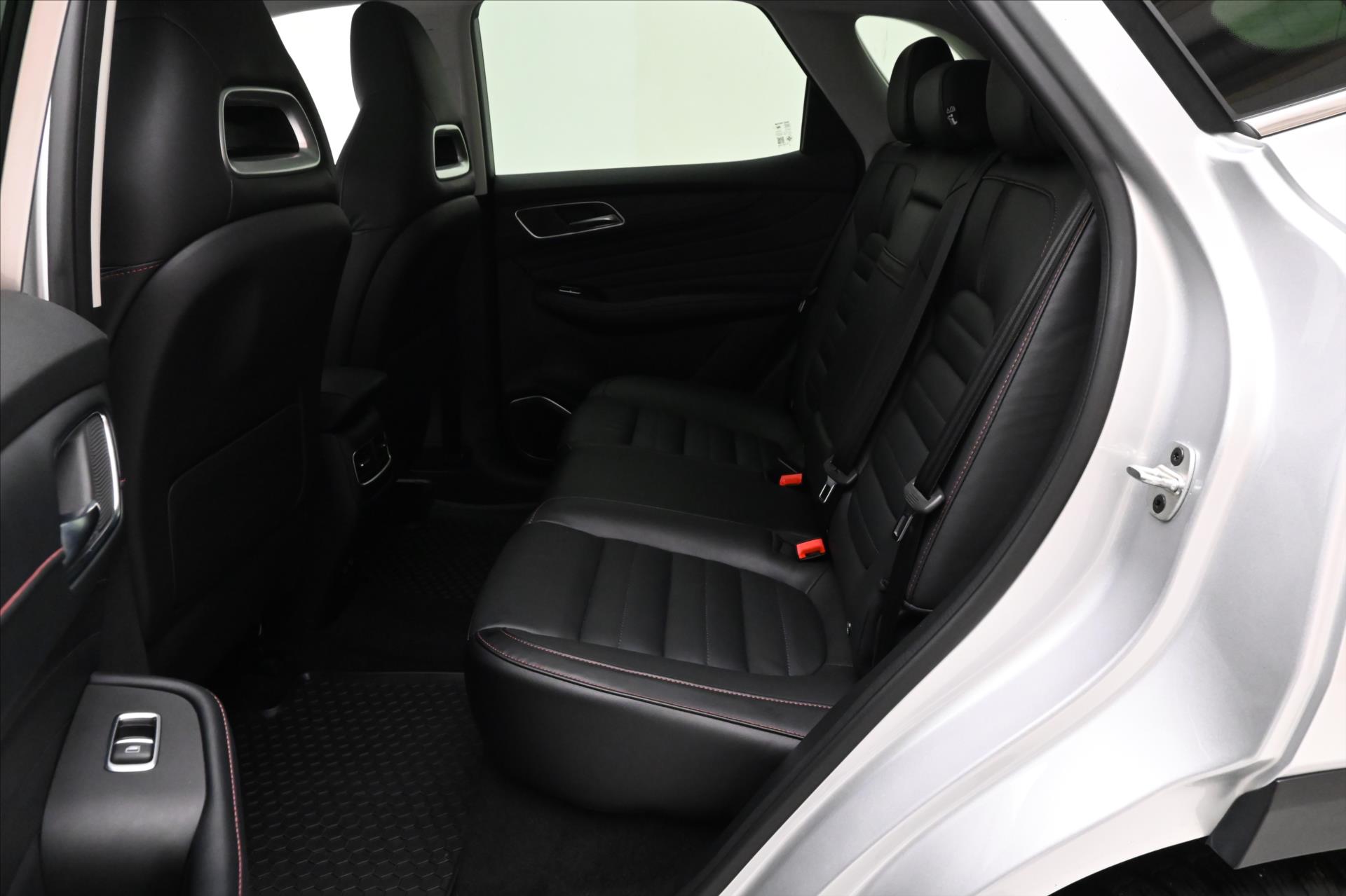 Hlavní fotografie vozu MG HS 1,5 TGI 119 kW EXCLUSIVE Automat Záruka až 5 let (14)