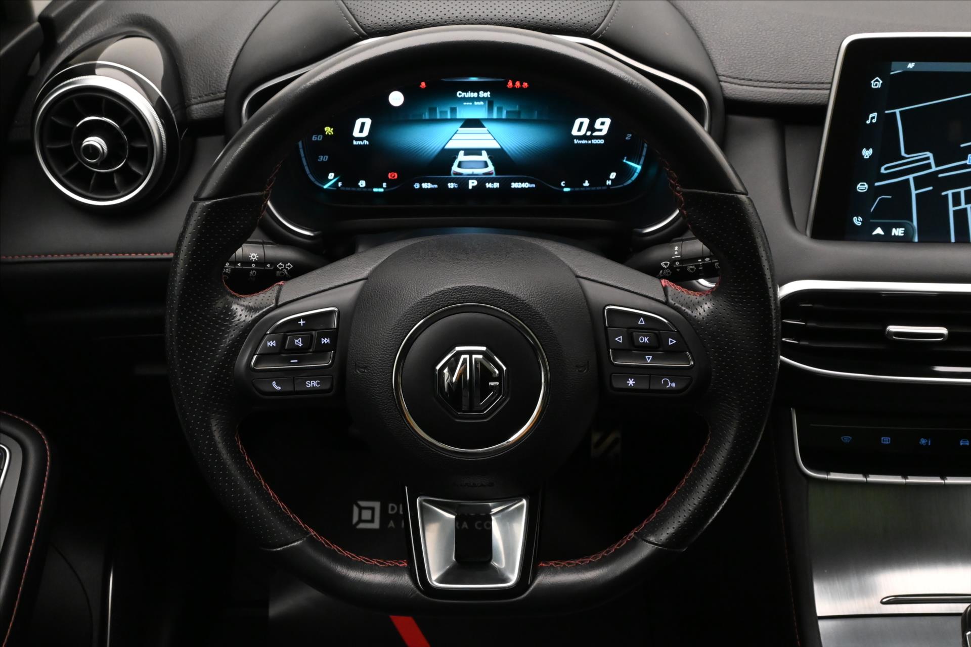 Hlavní fotografie vozu MG HS 1,5 TGI 119 kW EXCLUSIVE Automat Záruka až 5 let (18)