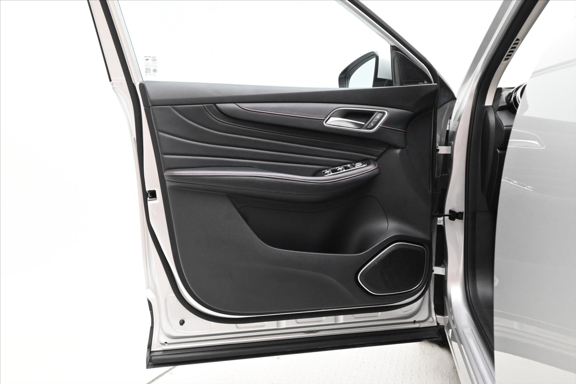 Hlavní fotografie vozu MG HS 1,5 TGI 119 kW EXCLUSIVE Automat Záruka až 5 let (23)