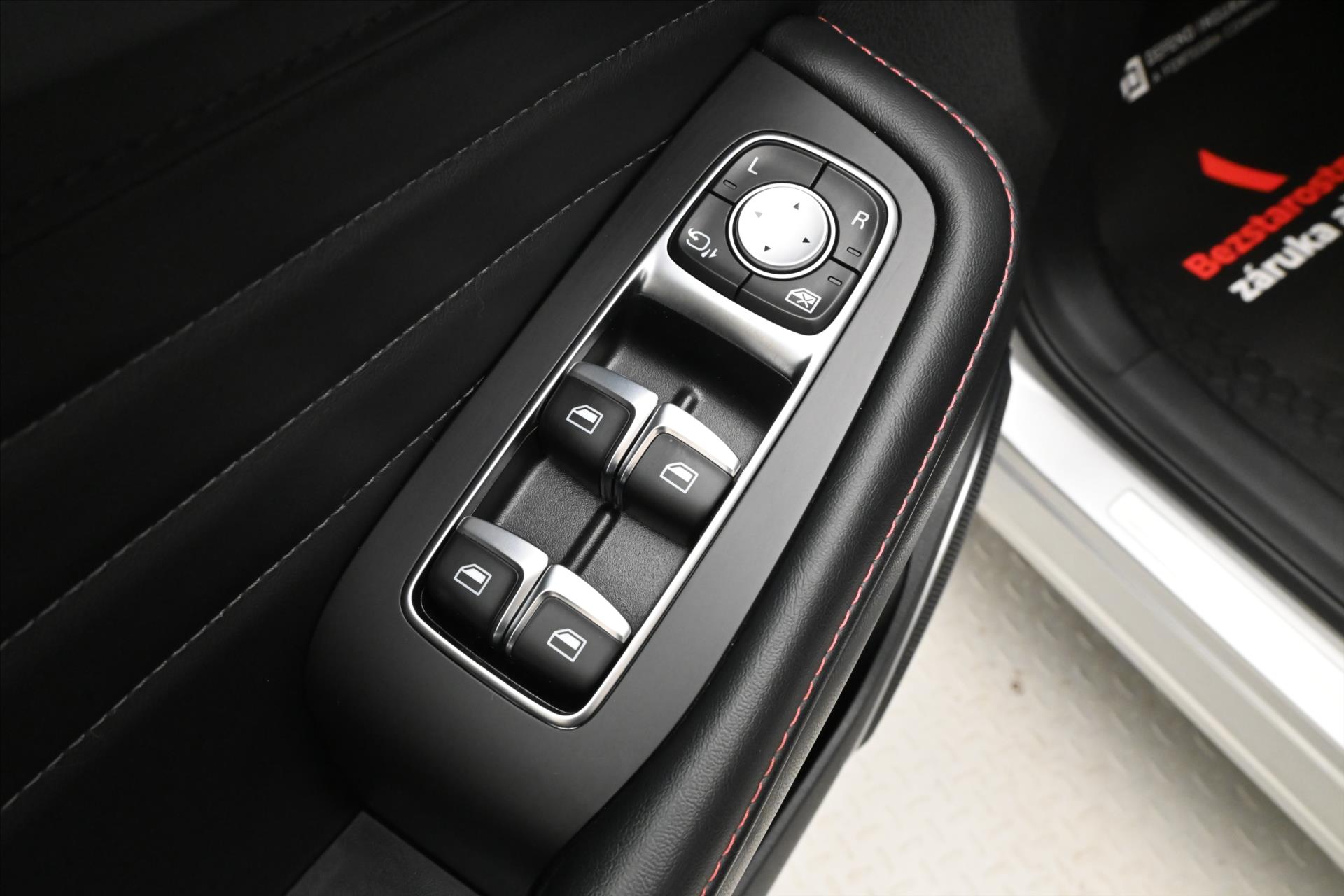 Hlavní fotografie vozu MG HS 1,5 TGI 119 kW EXCLUSIVE Automat Záruka až 5 let (24)