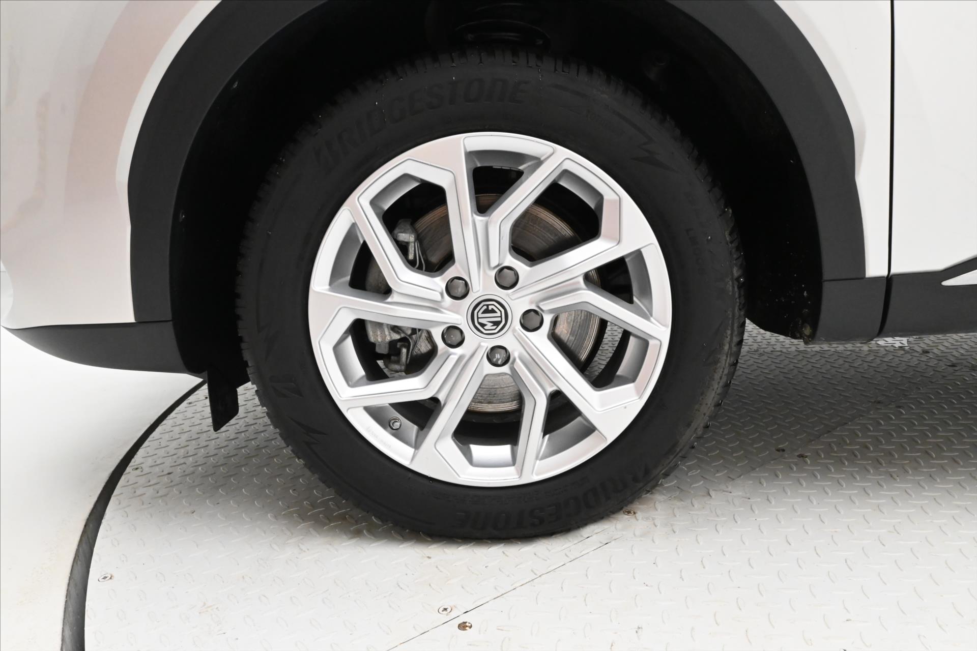 Hlavní fotografie vozu MG HS 1,5 TGI 119 kW EXCLUSIVE Automat Záruka až 5 let (30)