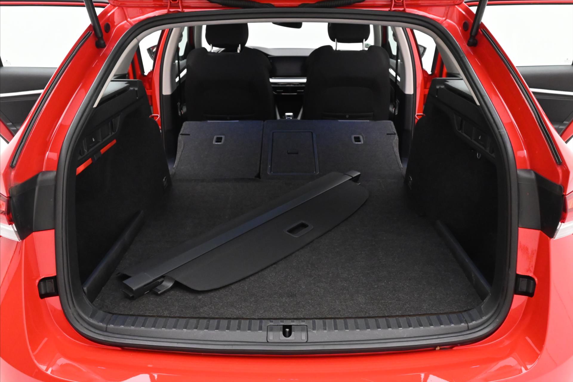 Hlavní fotografie vozu Škoda Octavia 1,4 iV TSI 110 kW DSG Záruka 5 let (11)