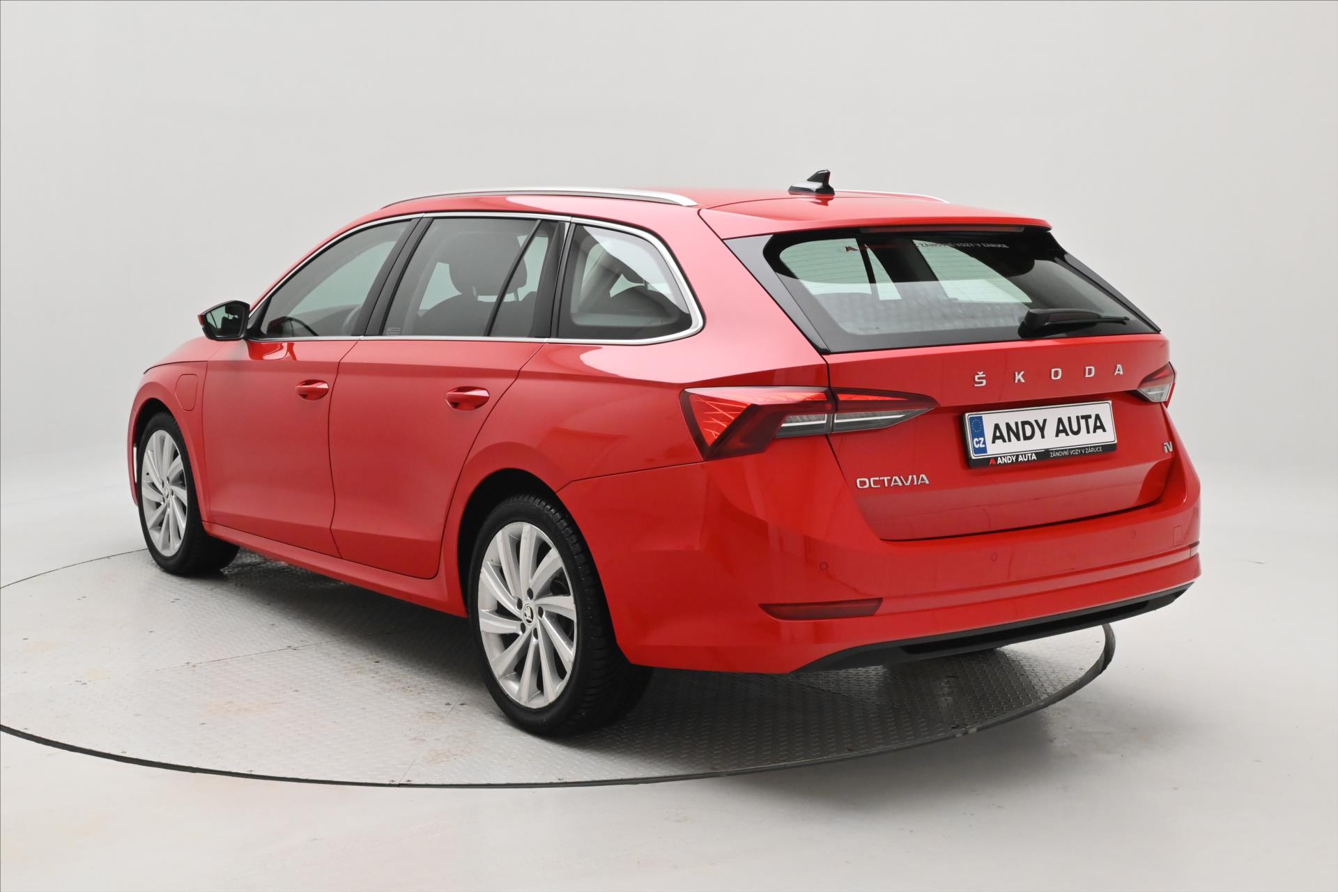 Hlavní fotografie vozu Škoda Octavia 1,4 iV TSI 110 kW DSG Záruka 5 let (7)