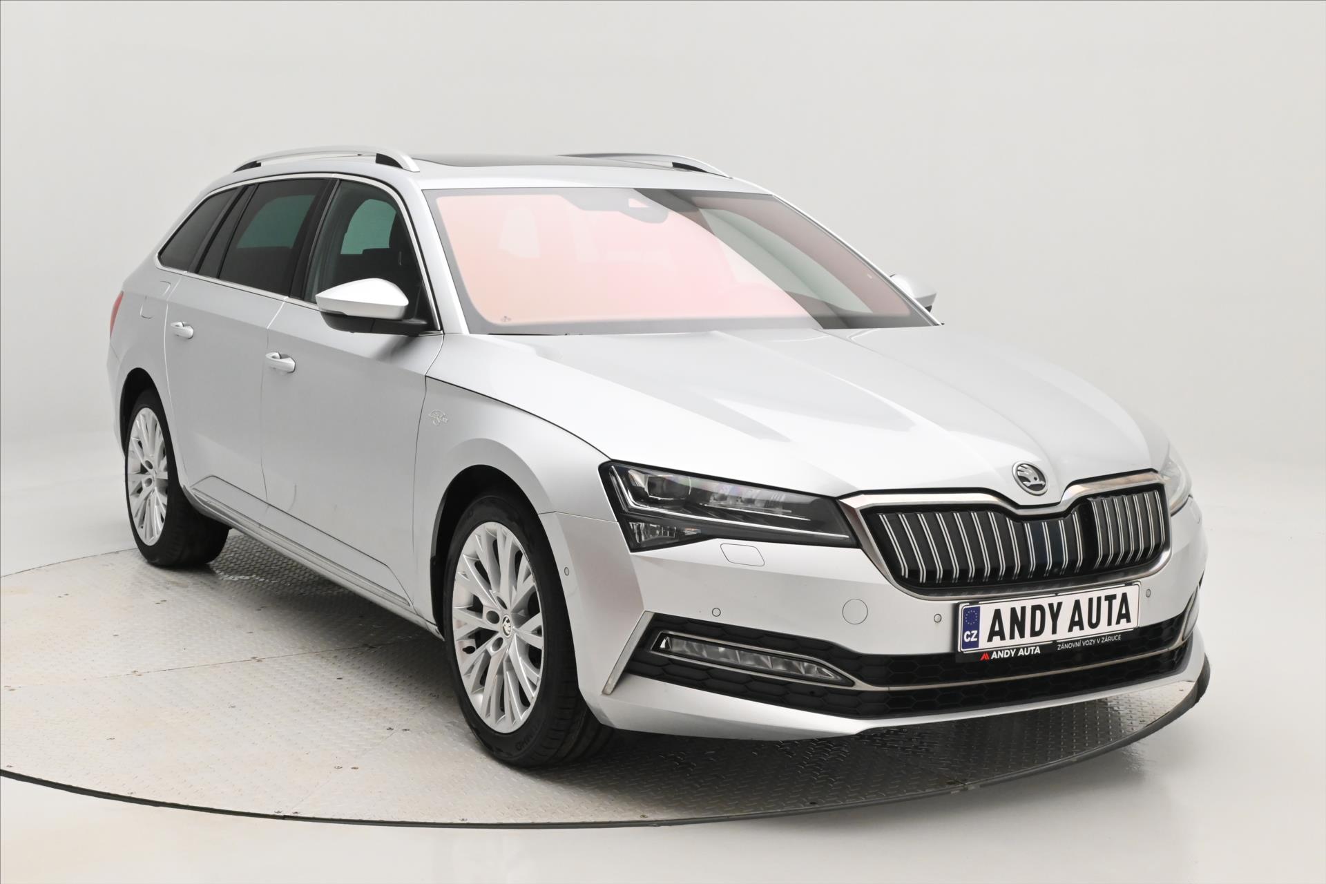 Hlavní fotografie vozu Škoda Superb 1,4 TSI iV 160 kW L&K DSG Záruka až 5 let (3)